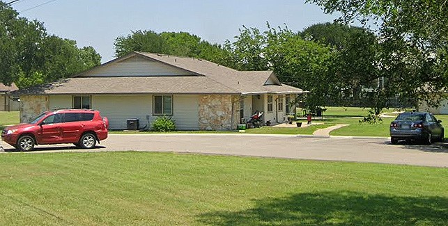 1623 E Northwest Blvd Property Photo 3