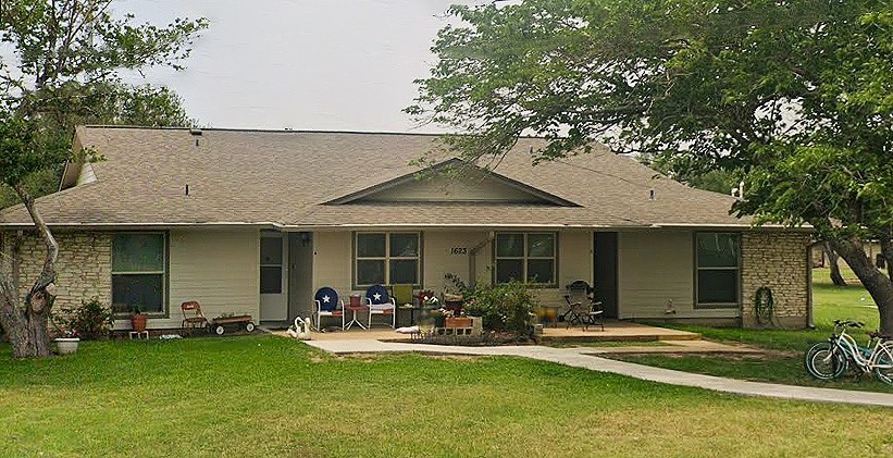 1623 E Northwest Blvd Property Photo 6