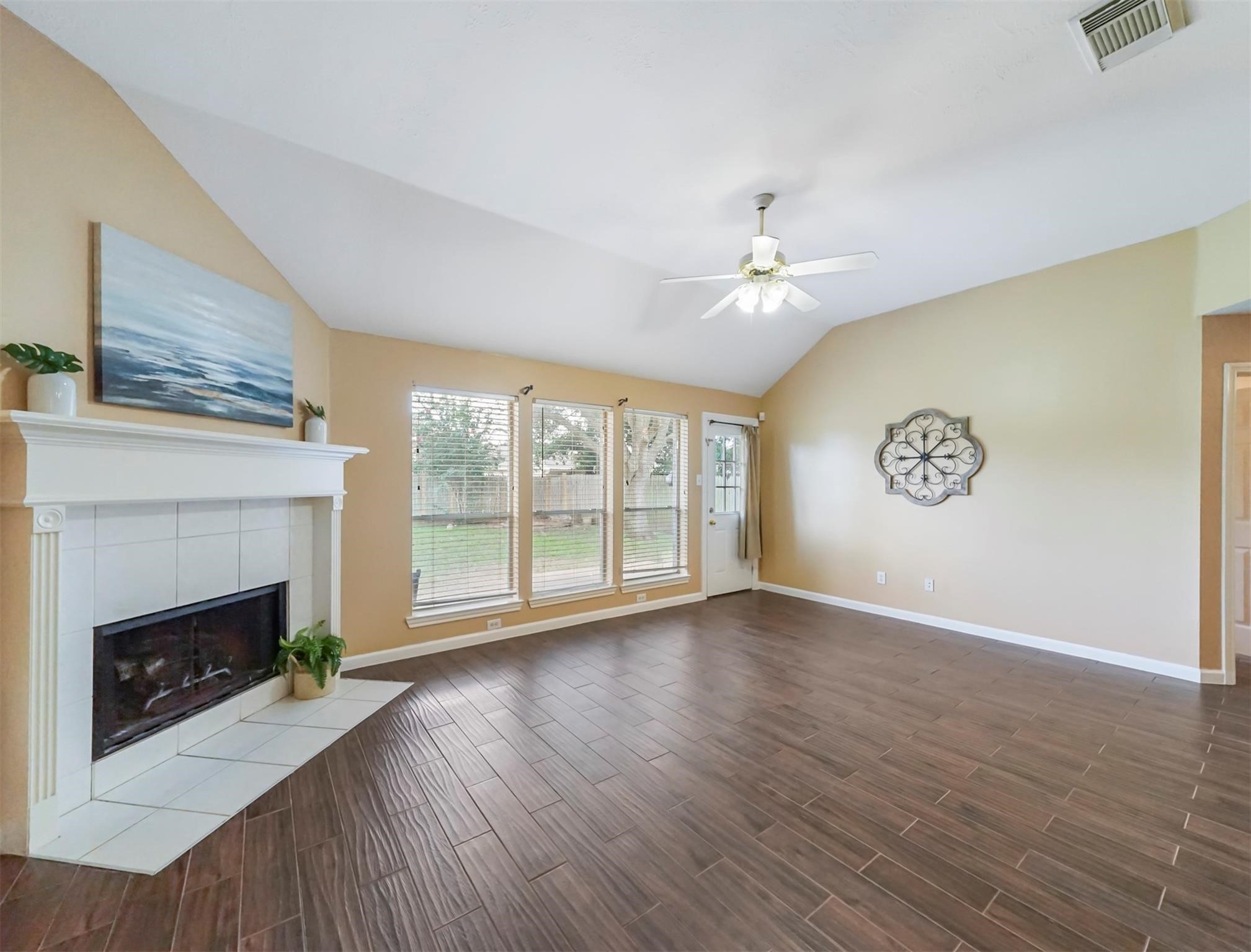 5219 Bay Pines Drive Property Photo 8