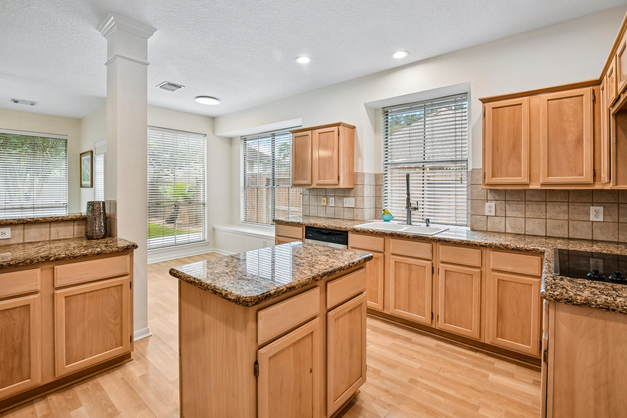 14010 Hazel Ridge Court Property Photo 17