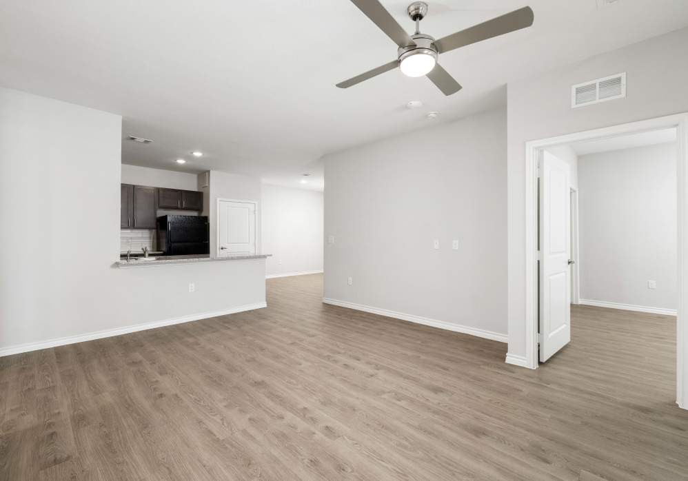 13411 Fm812 Road 10104 Property Photo 8
