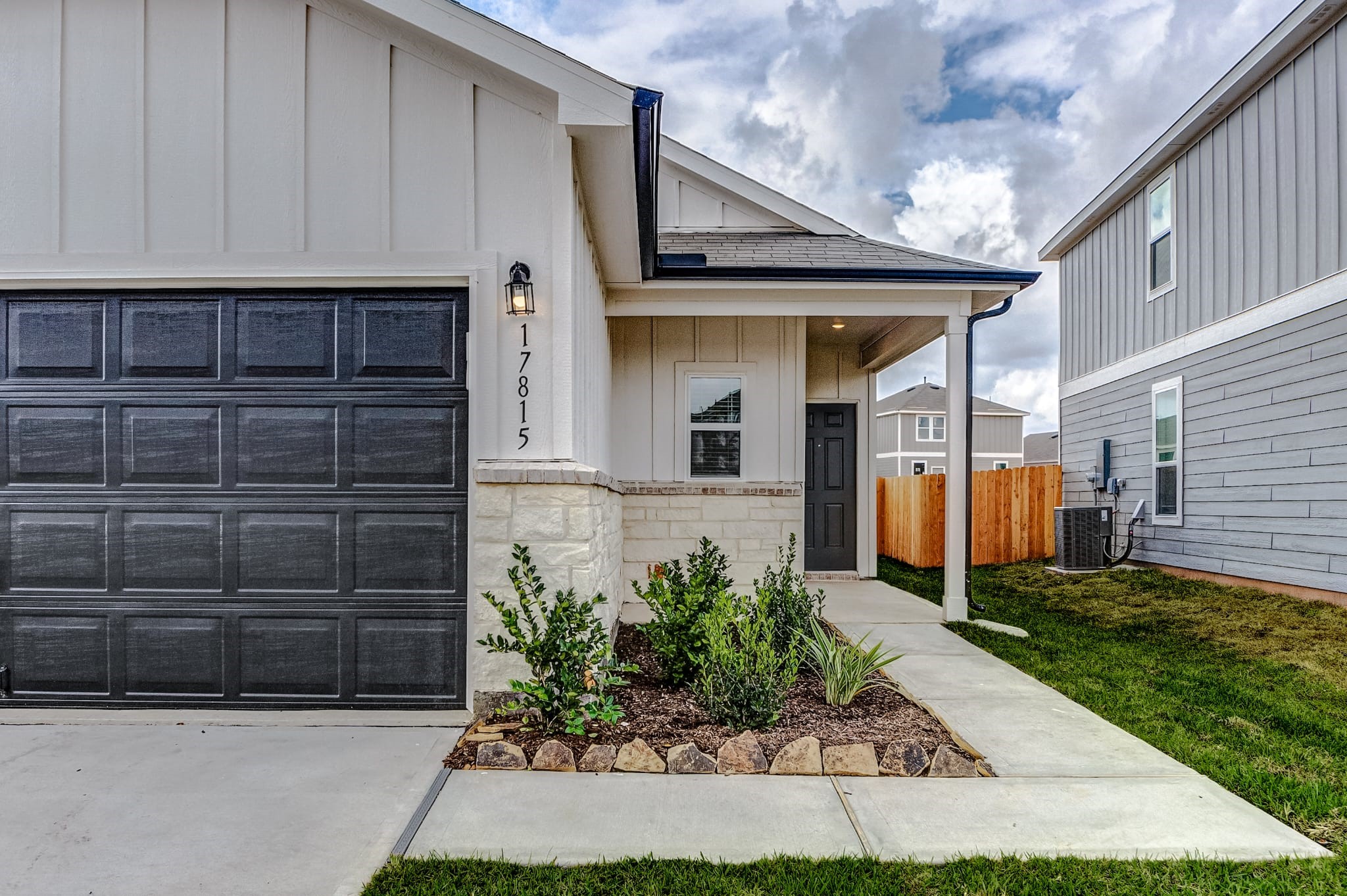 17815 Fox Nut Lane Property Photo 2