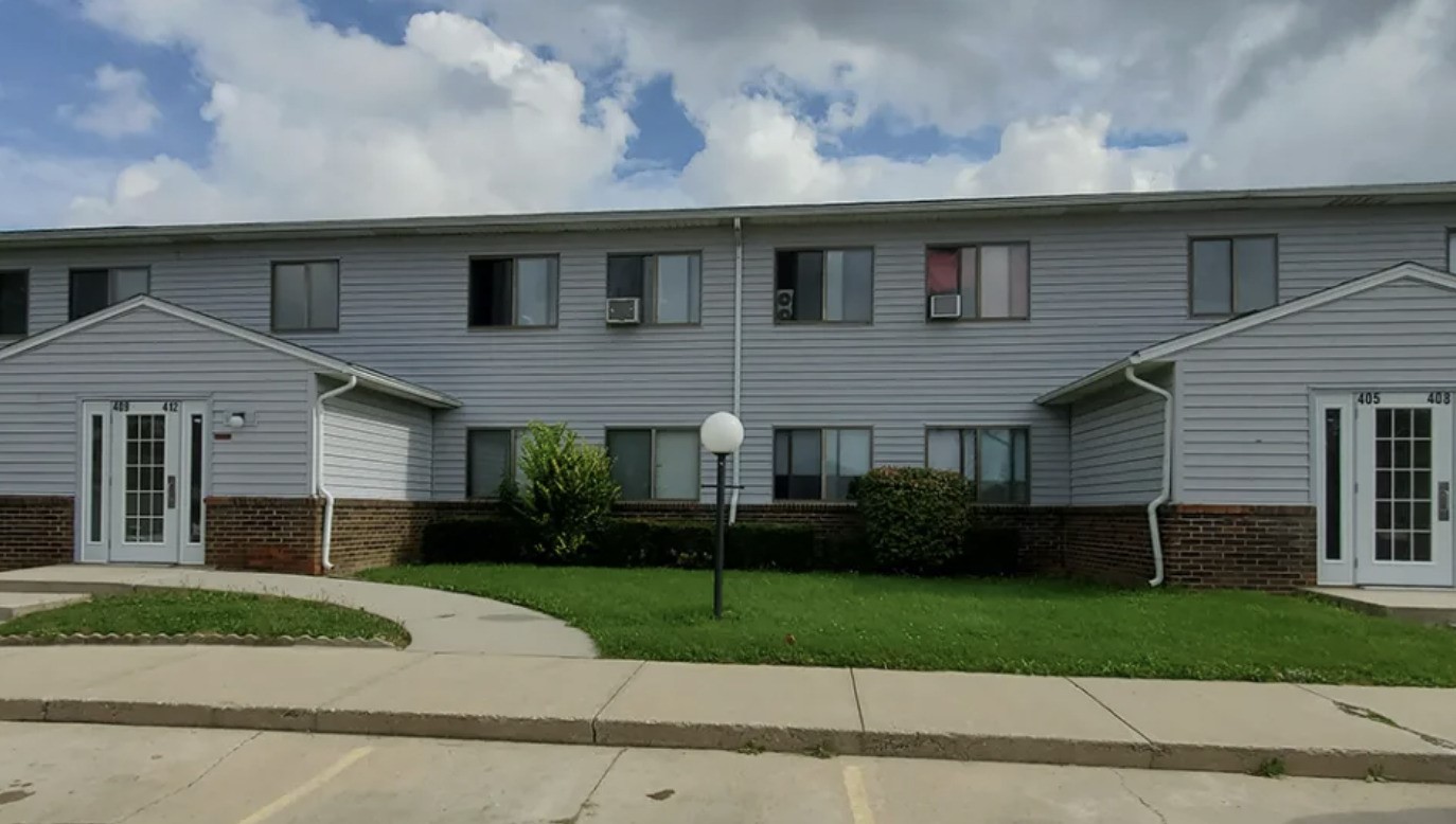 307 Oxford Property Photo 2