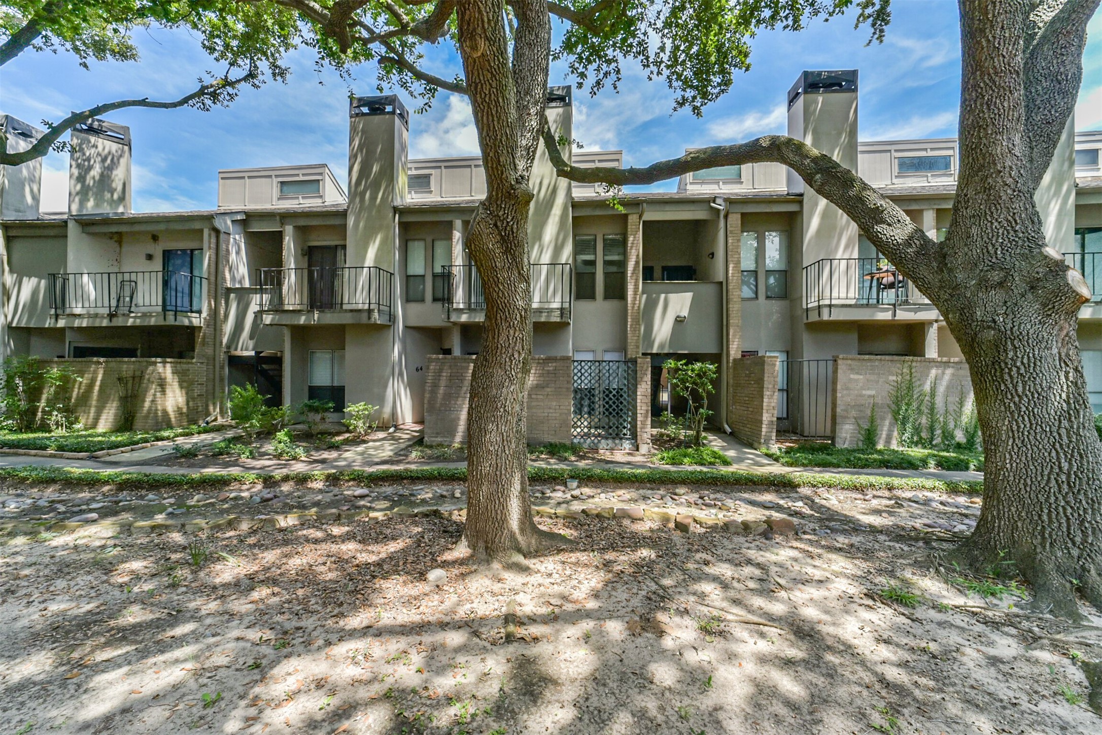 10811 Richmond Avenue 65 Property Photo 4