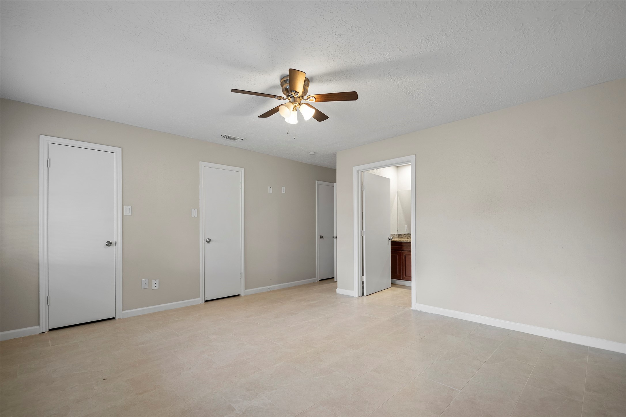 1015 Rock Canyon Drive Property Photo 13