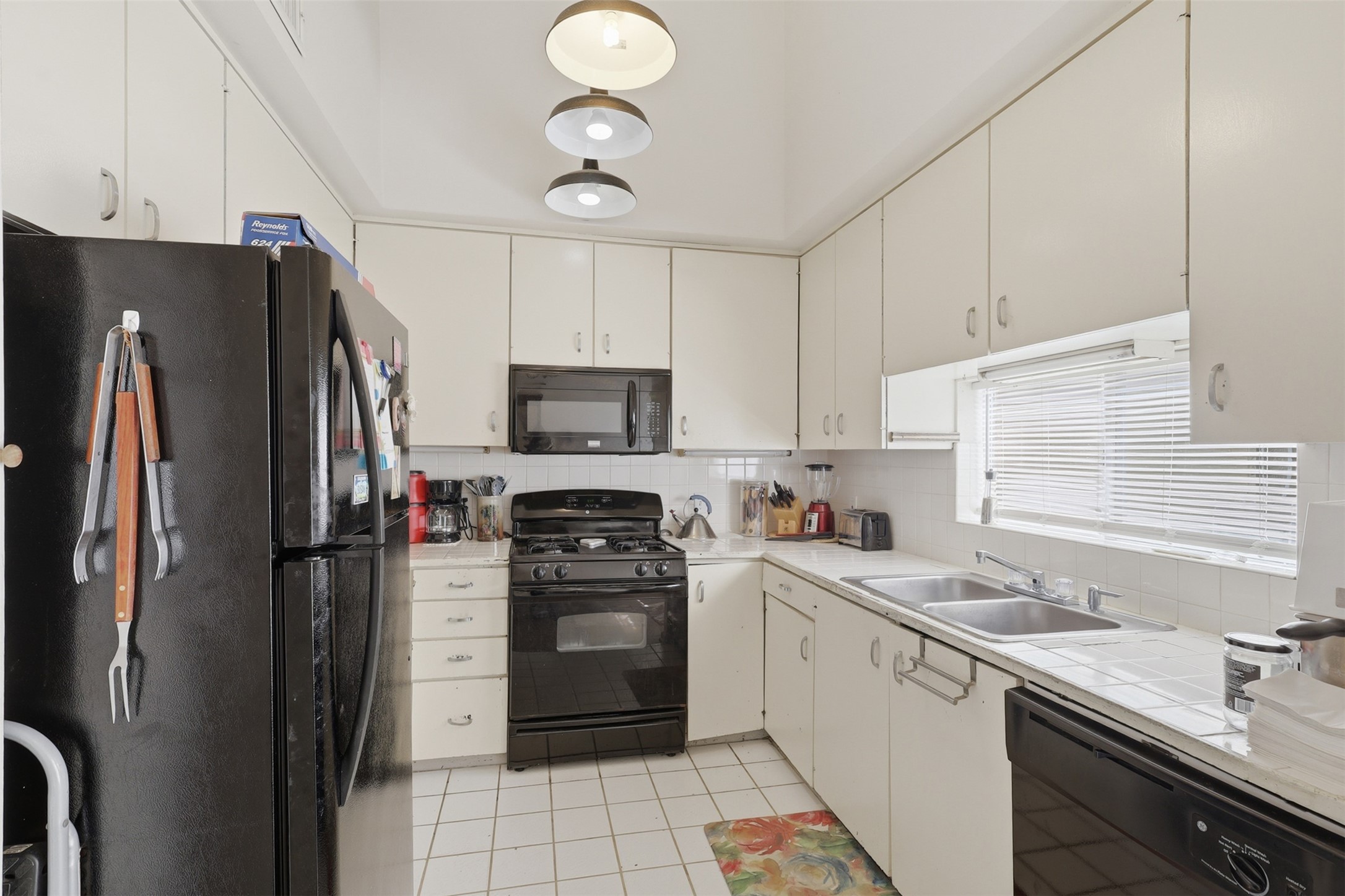 1621 & 1623 W Adoue Street Property Photo 10
