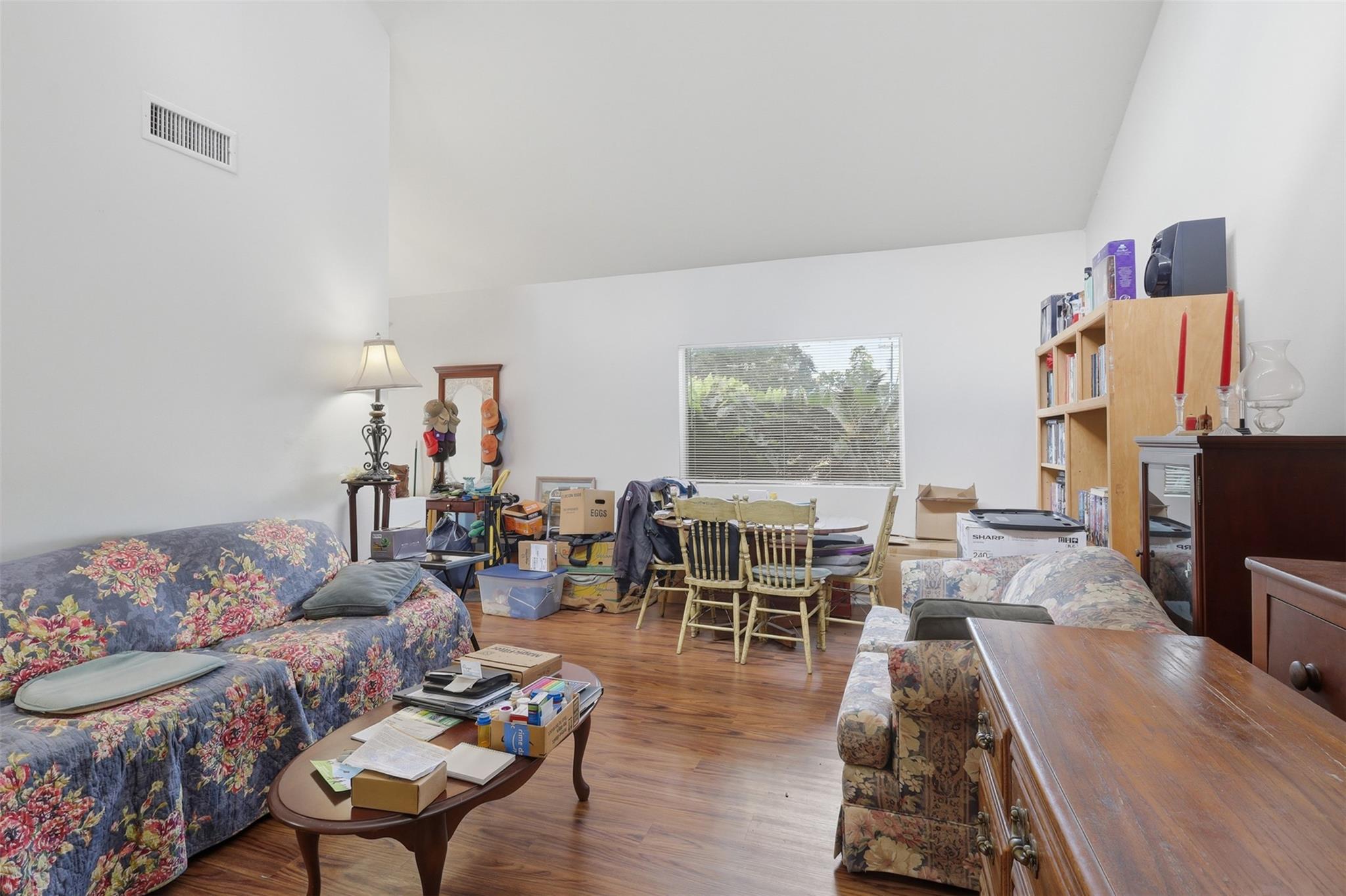 1621 & 1623 W Adoue Street Property Photo 15