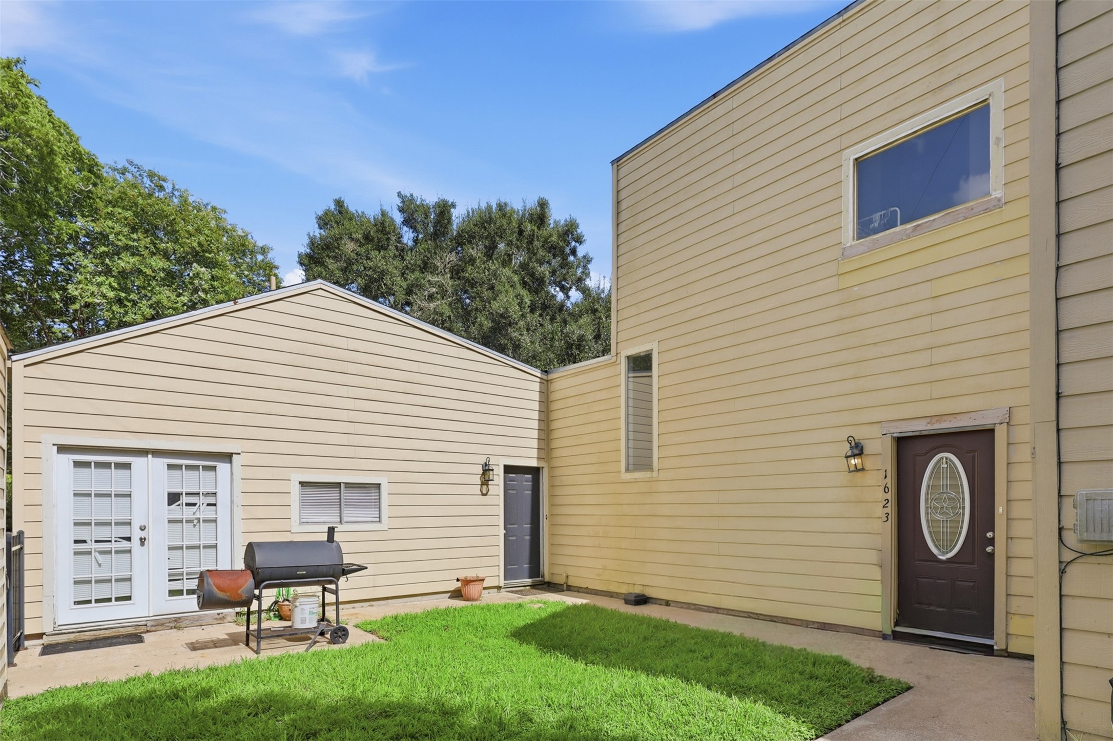 1621 & 1623 W Adoue Street Property Photo 29