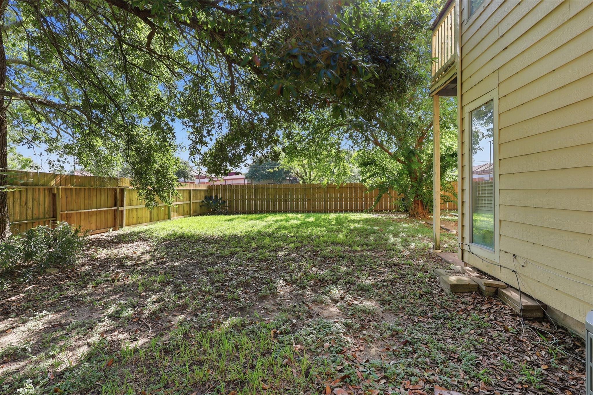 1621 & 1623 W Adoue Street Property Photo 30