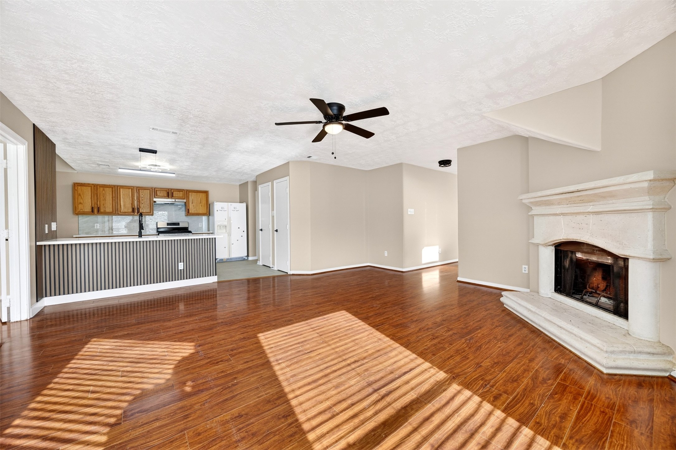 15014 Middle Oaks Boulevard Property Photo 12