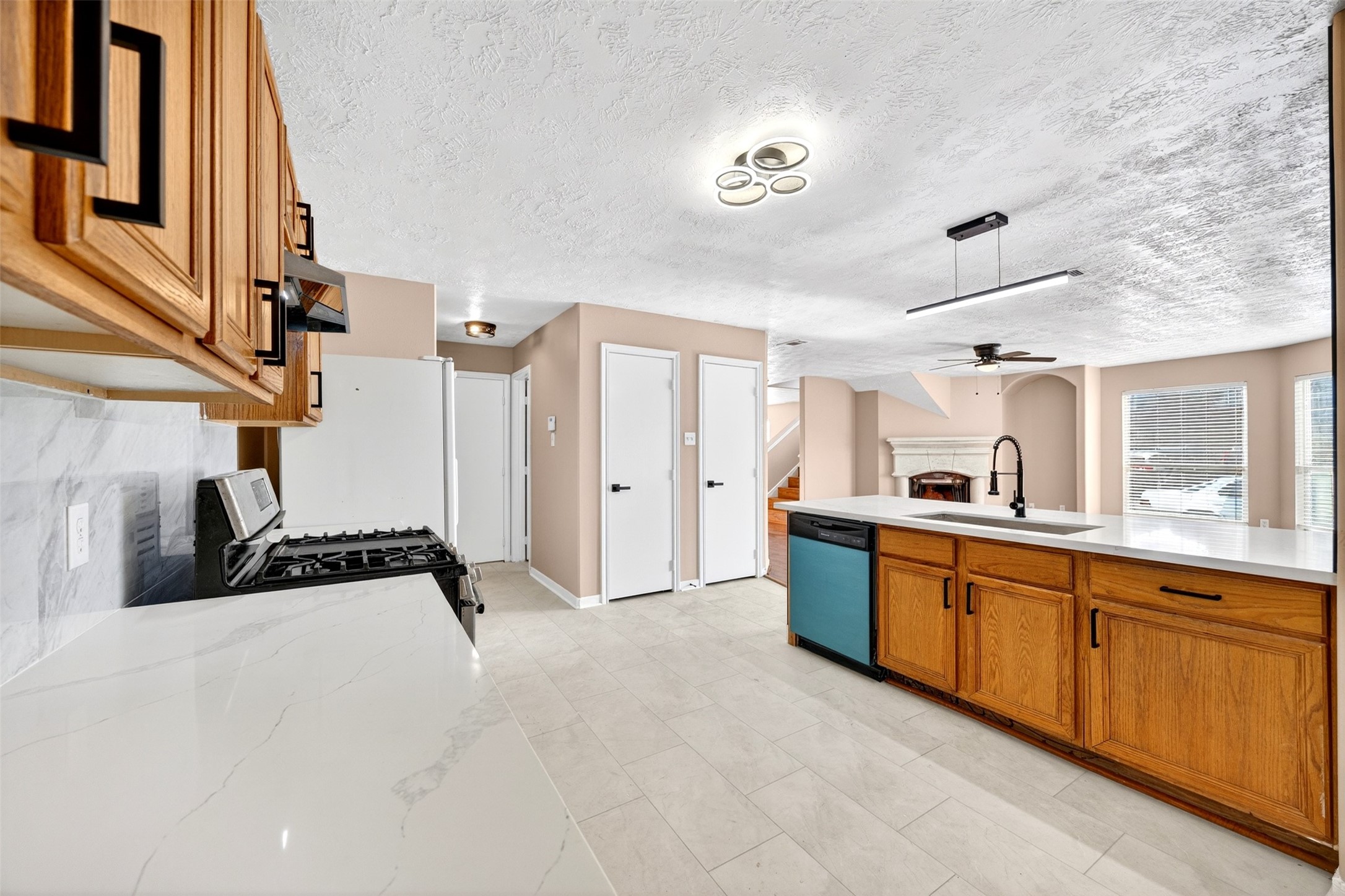 15014 Middle Oaks Boulevard Property Photo 15