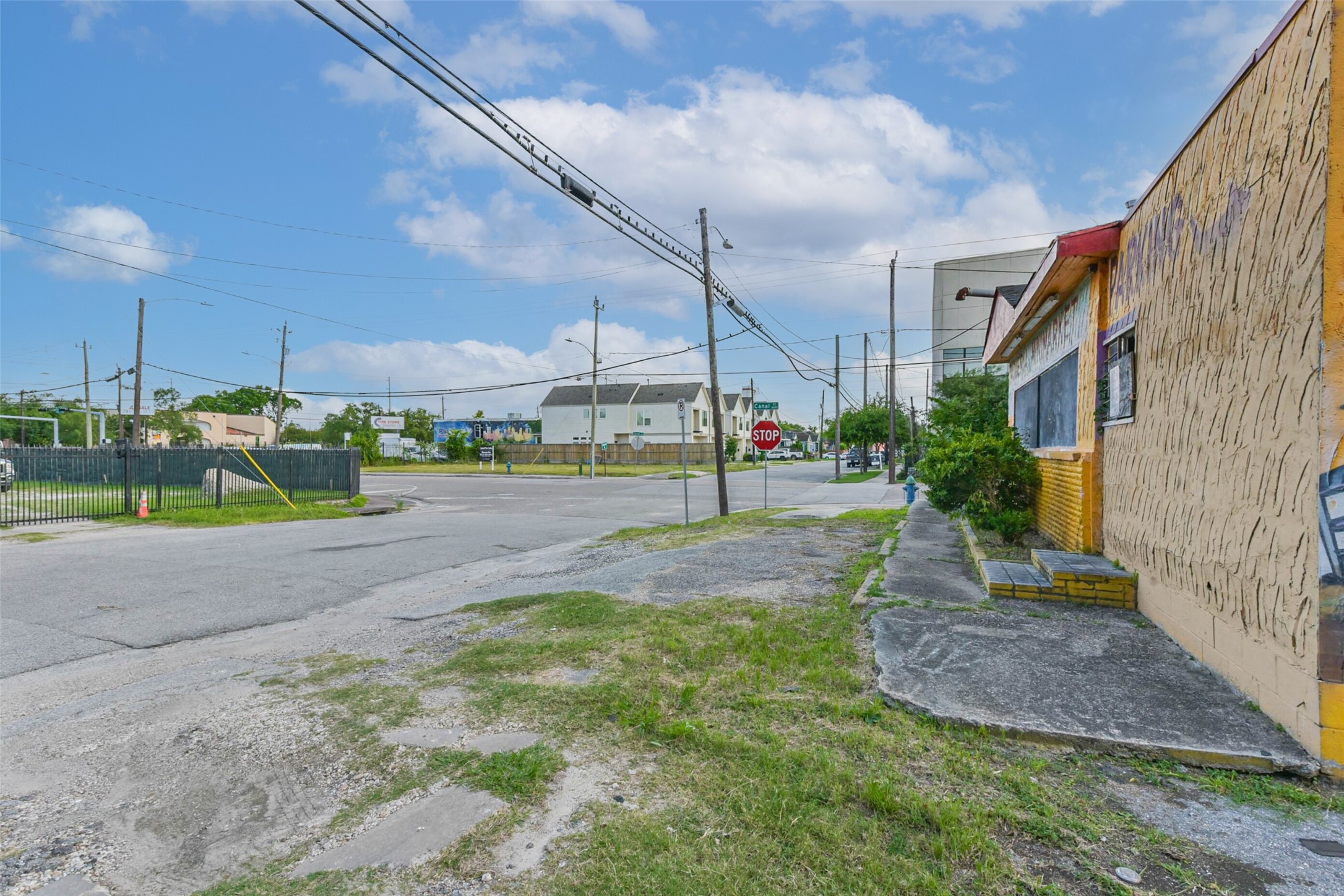 3621 Canal Street Property Photo 16