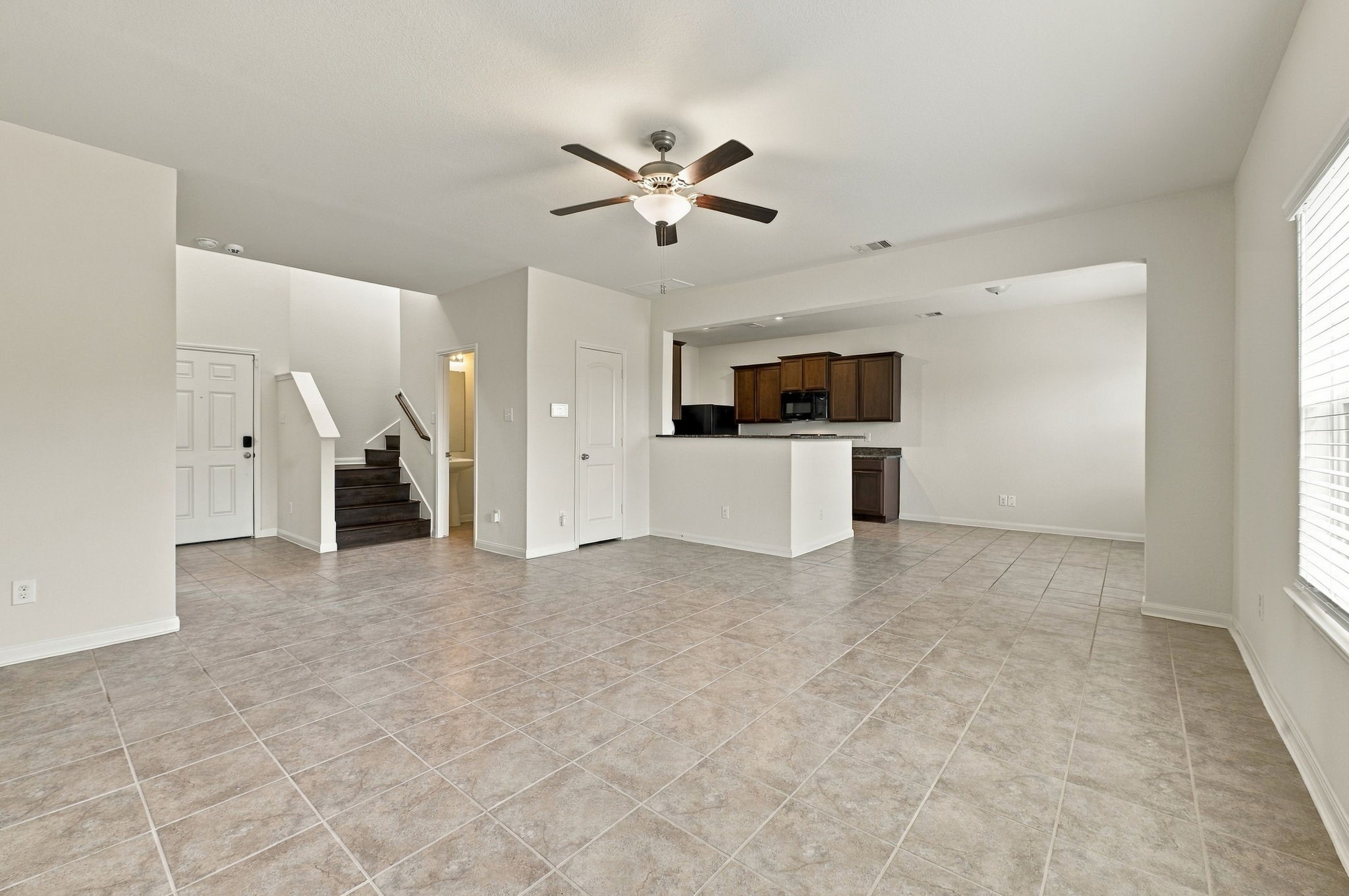 12109 Midship Lane Property Photo 6