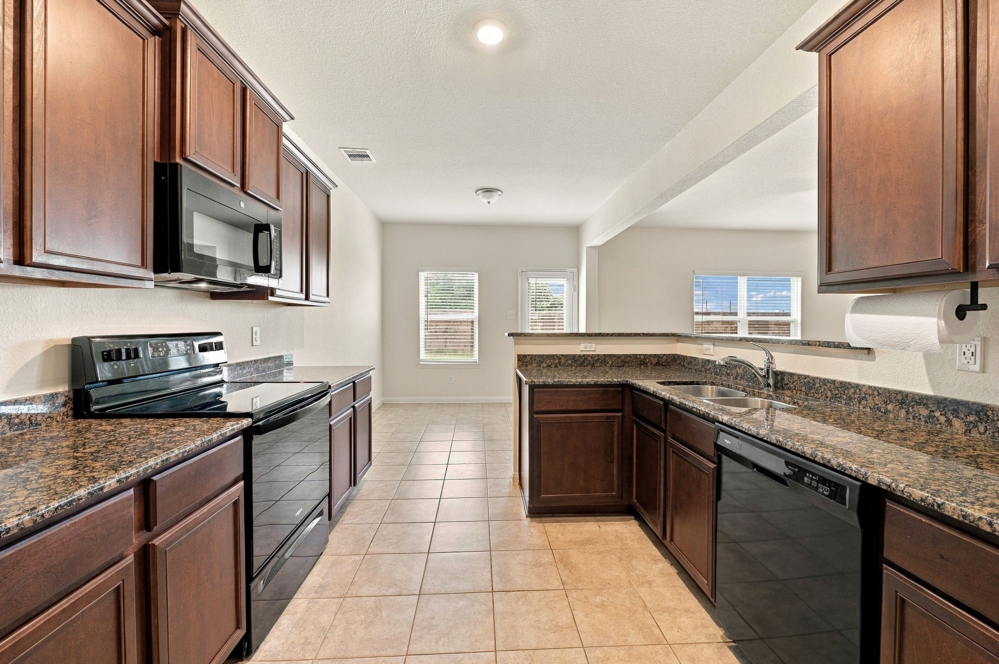 12109 Midship Lane Property Photo 8