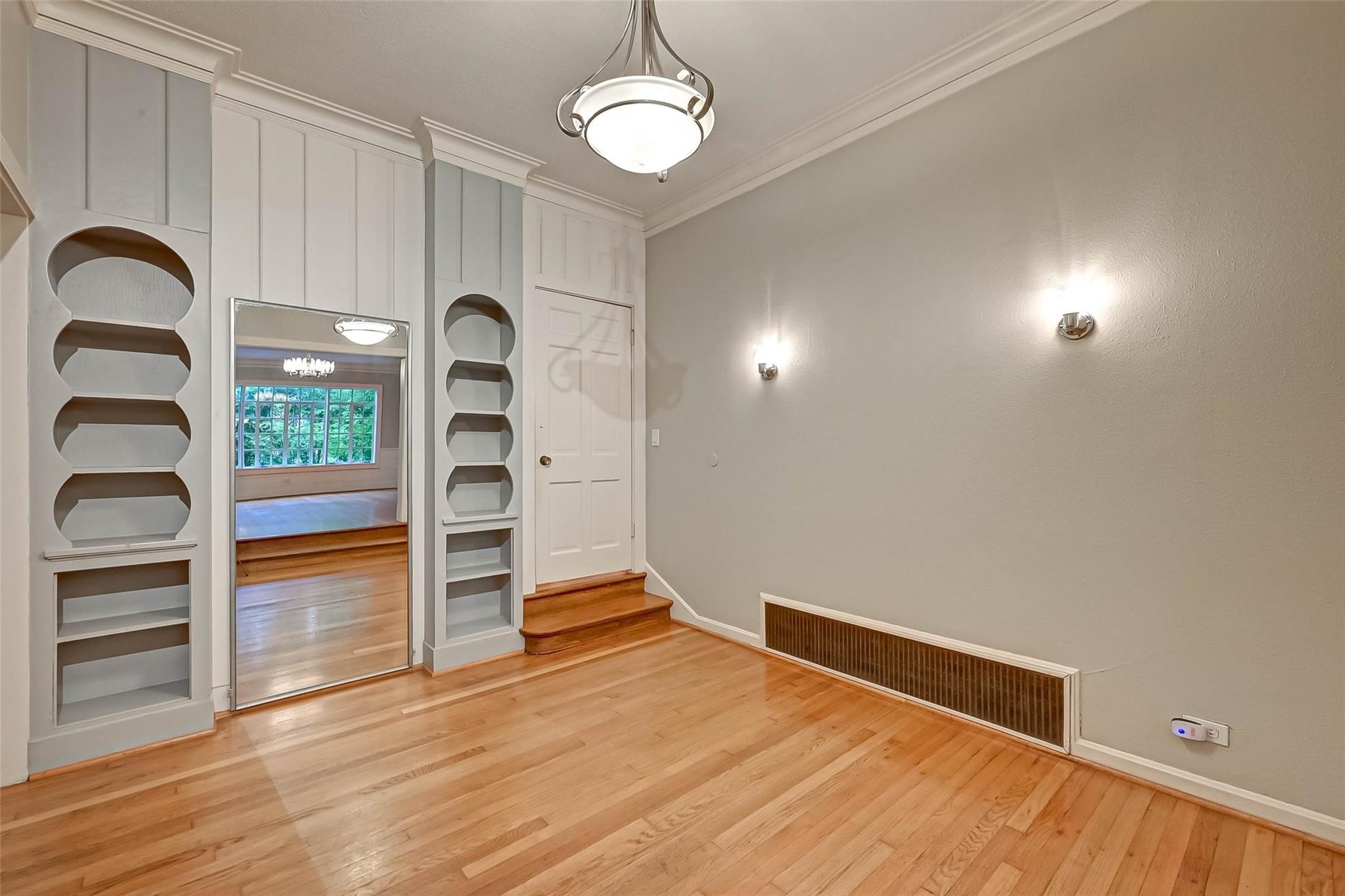 4628 Roseneath Drive Property Photo 5