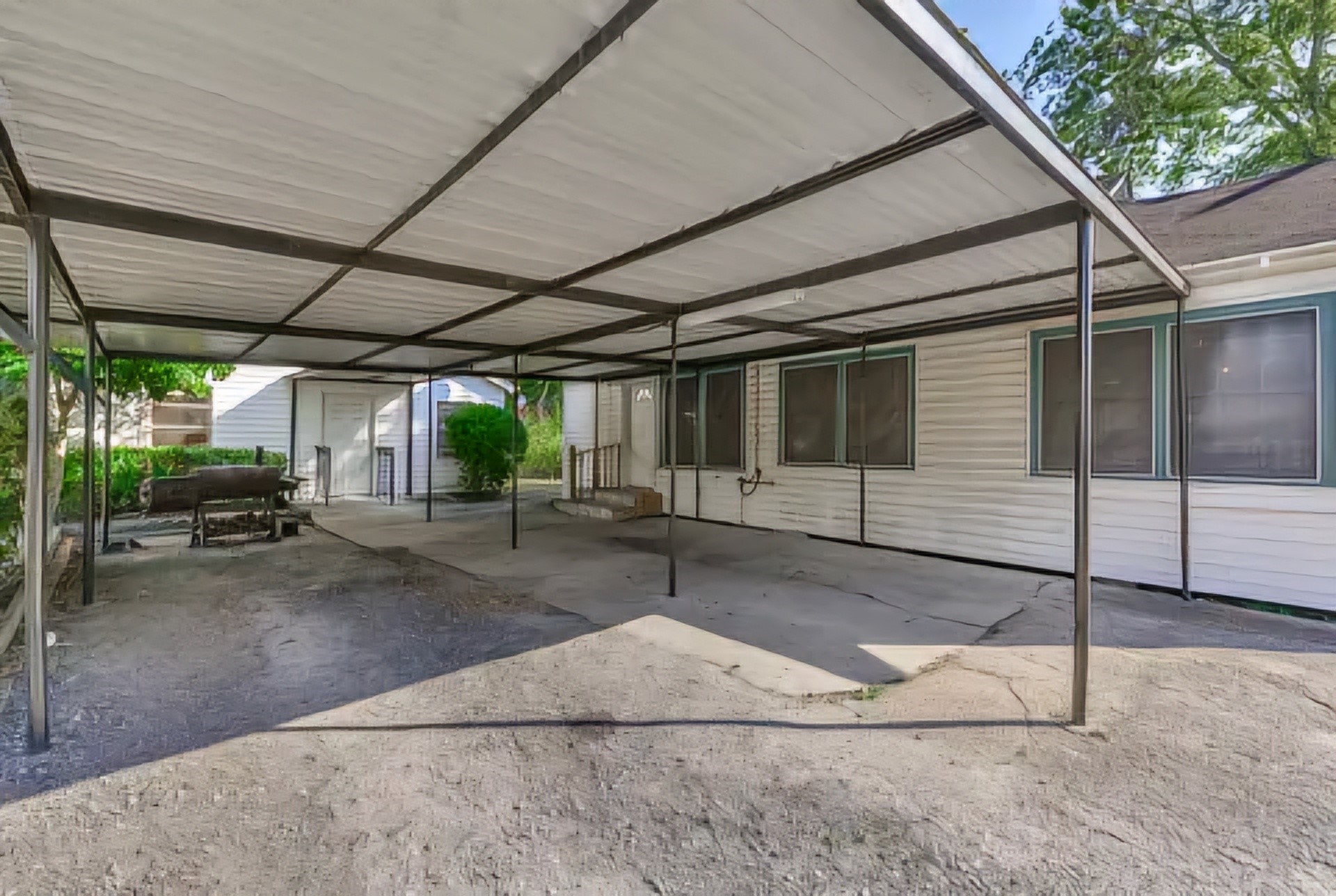 212 Danna Lane Property Photo 4