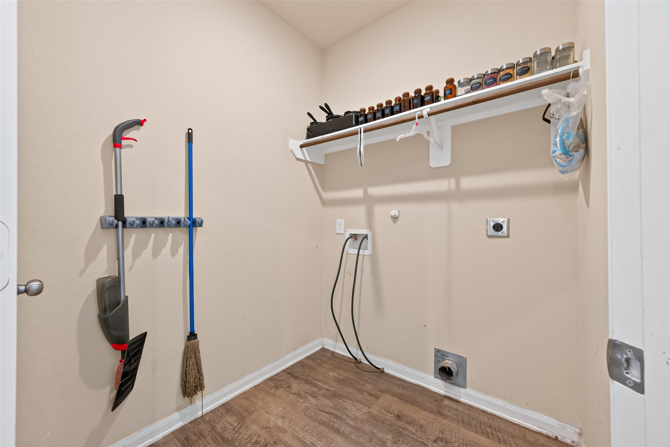 6169 White Oak Leaf Loop Property Photo 10