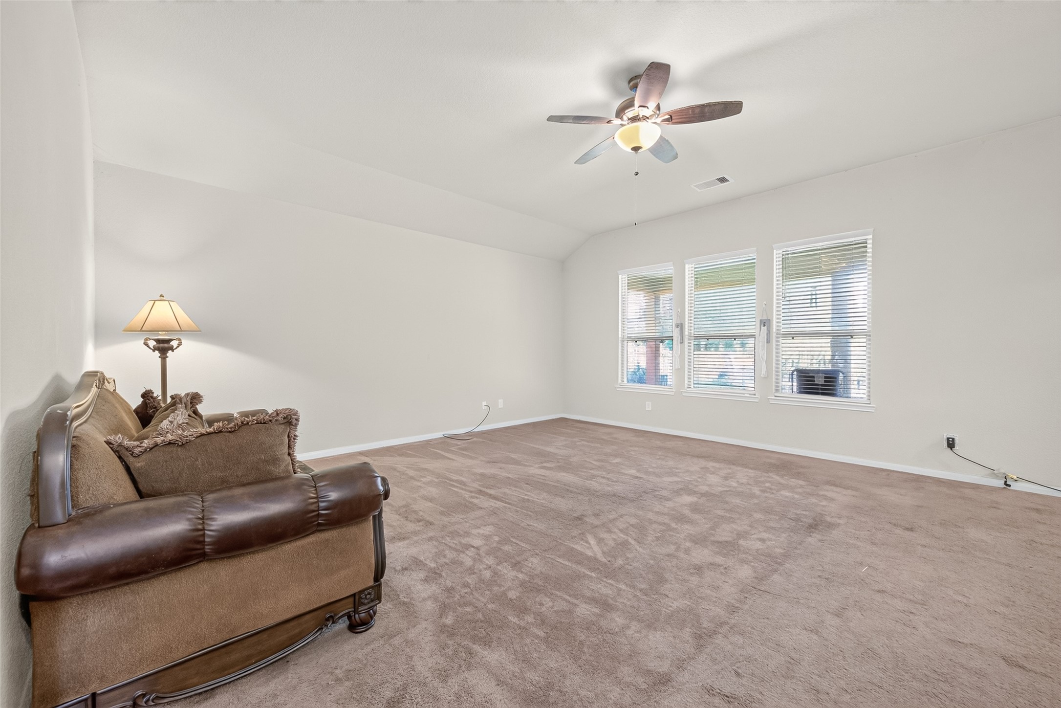 6169 White Oak Leaf Loop Property Photo 12