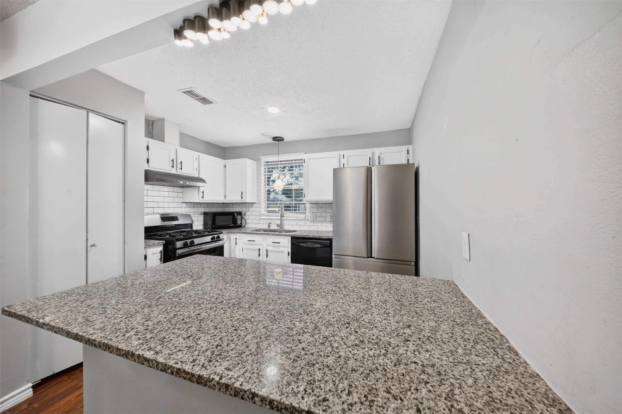 18046 Garden Manor Drive Property Photo 8