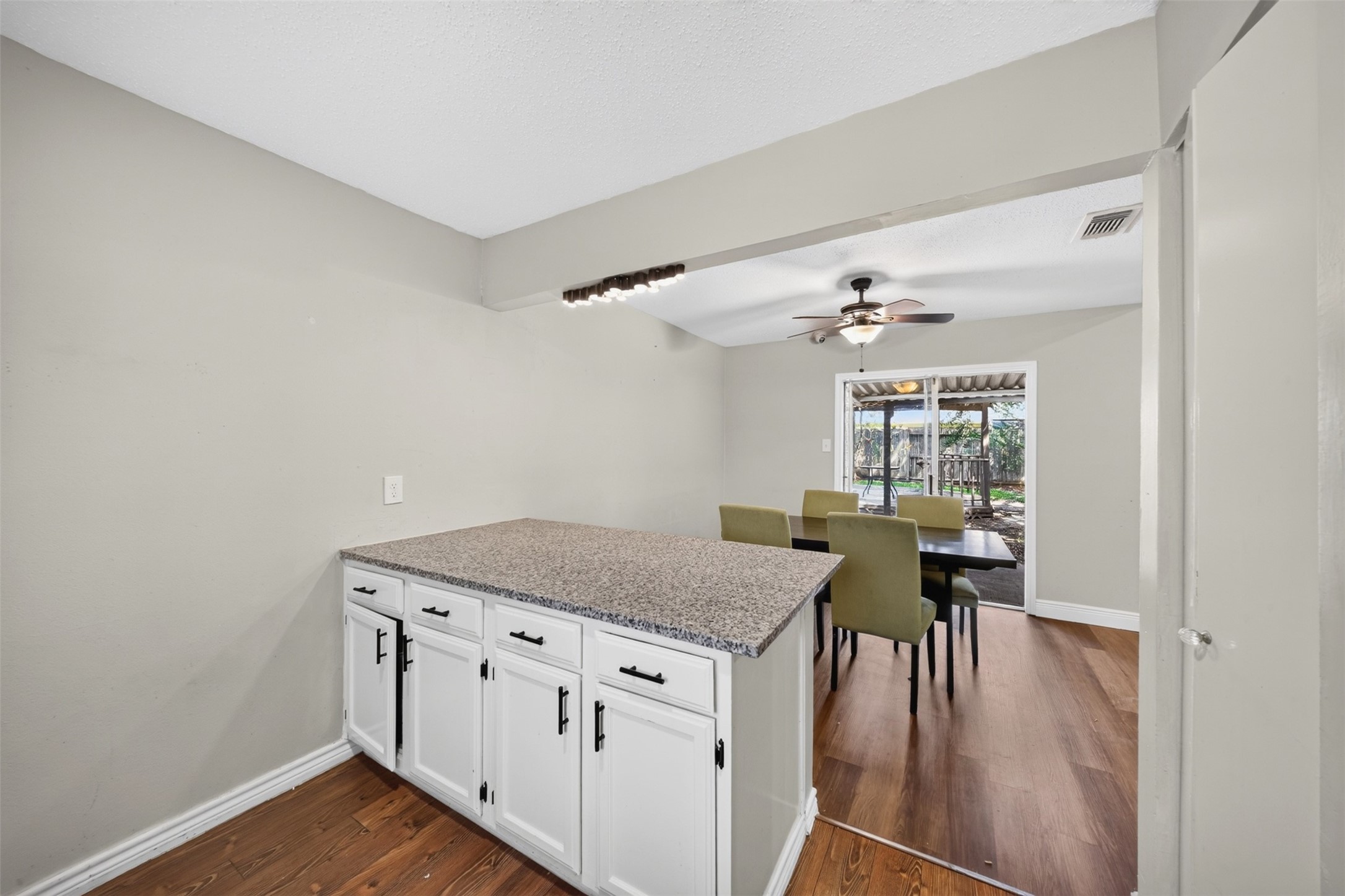 18046 Garden Manor Drive Property Photo 9