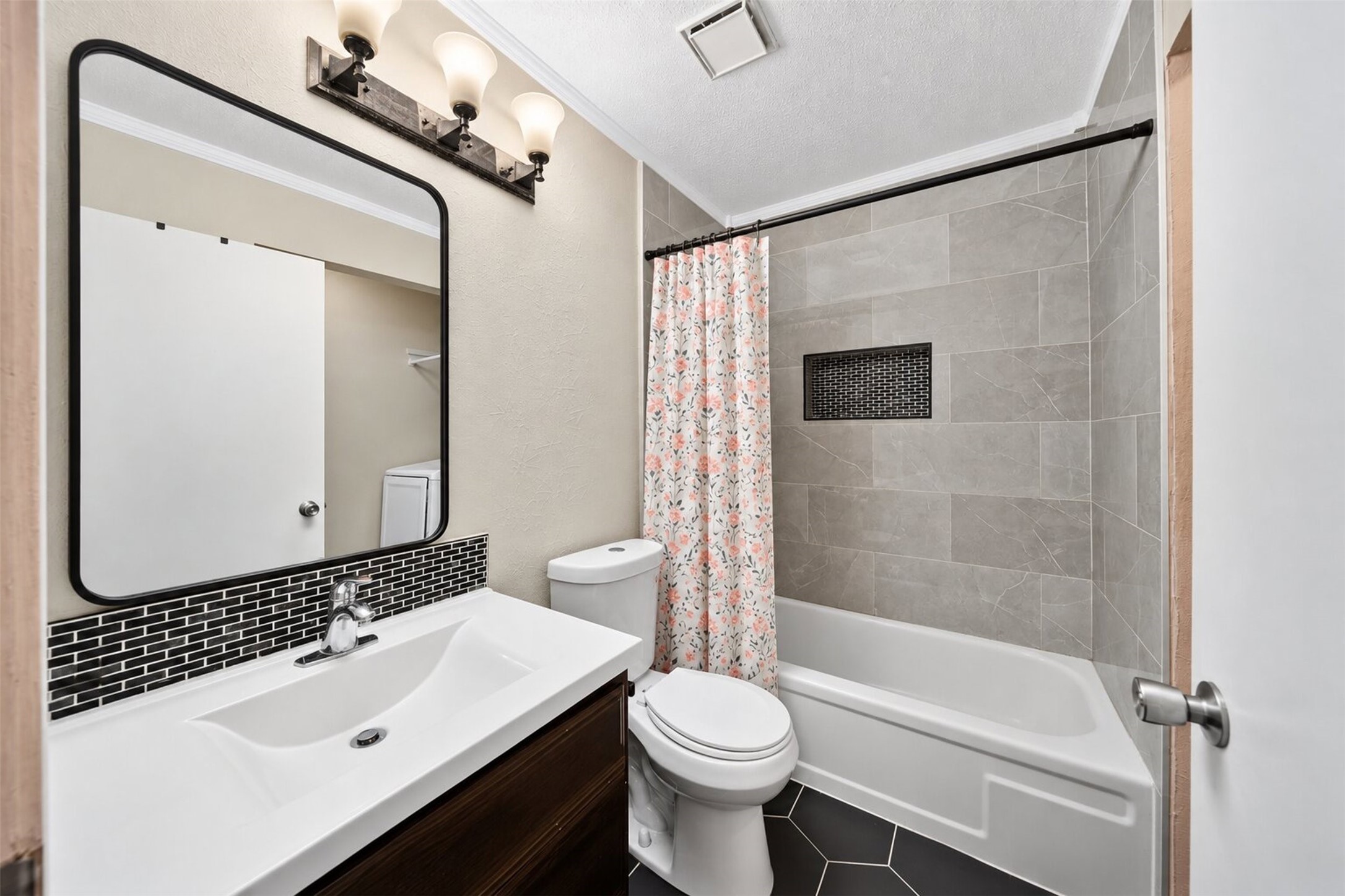 18046 Garden Manor Drive Property Photo 29
