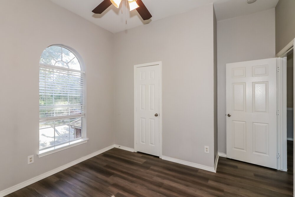9510 Wakefield Village Drive Property Photo 13