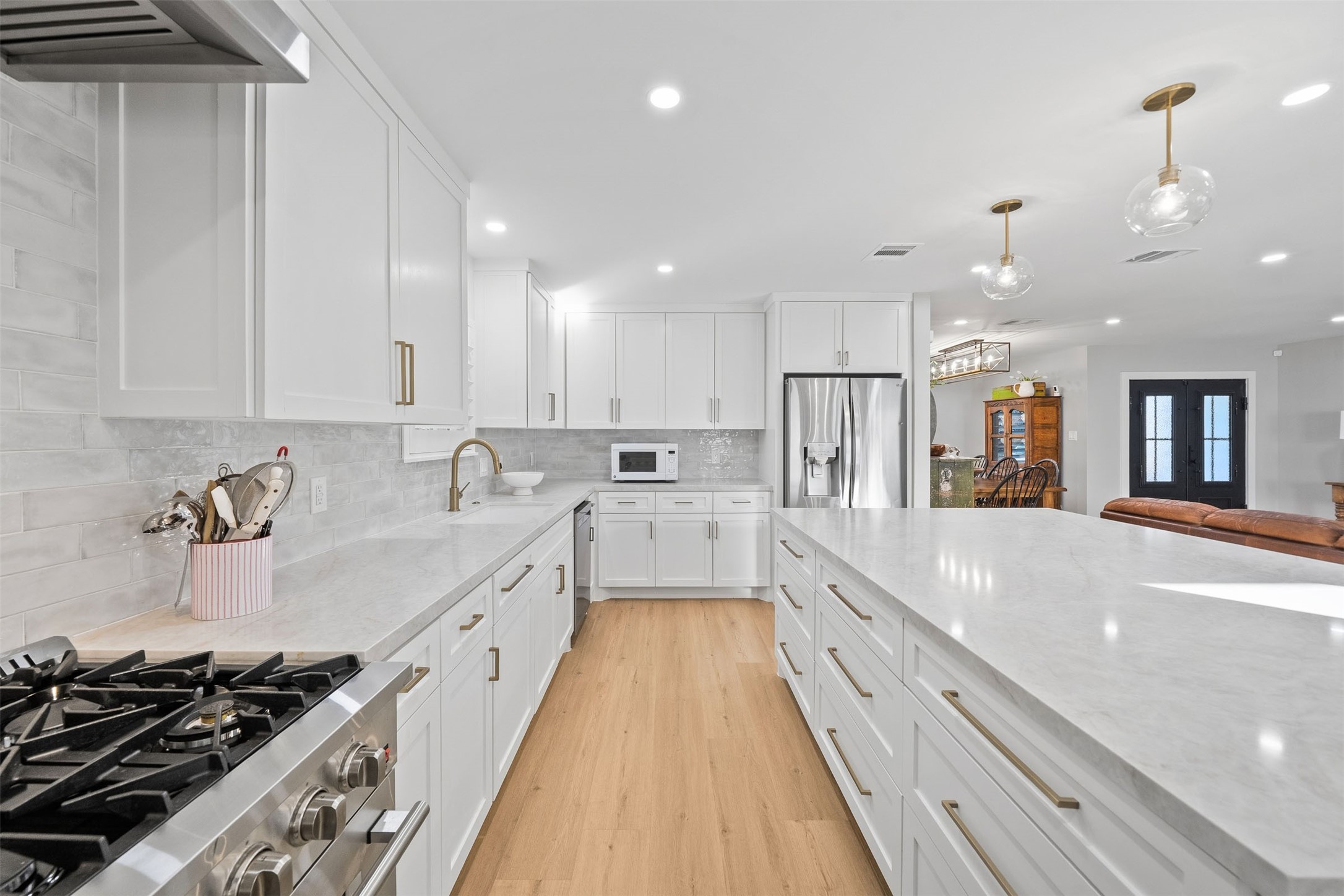 2319 Elmgate Drive Property Photo 17