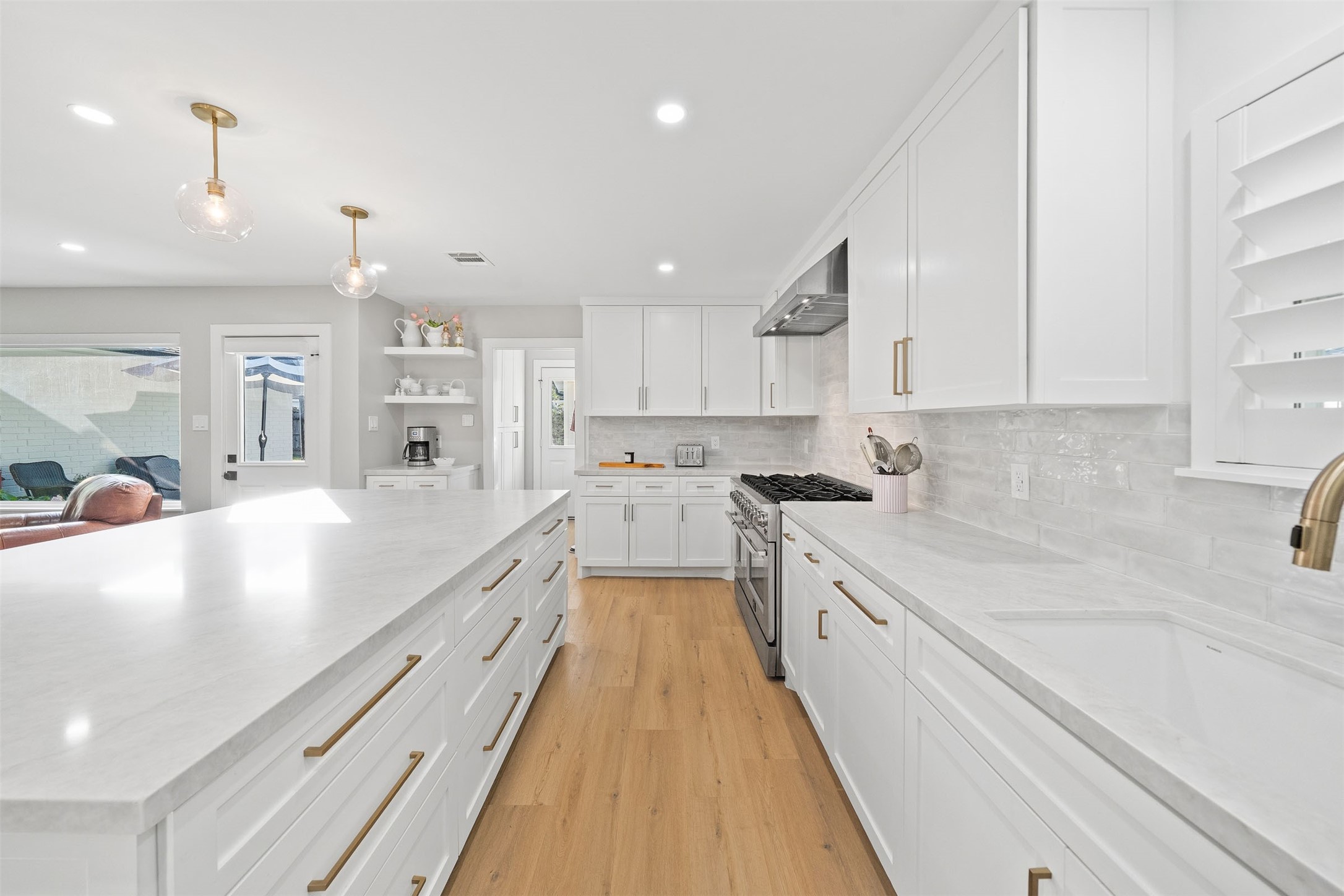 2319 Elmgate Drive Property Photo 18