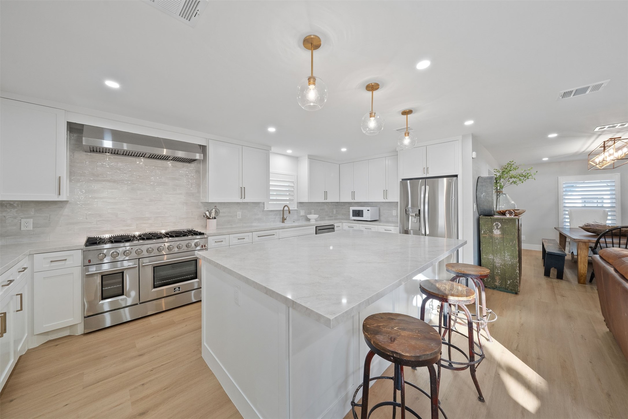 2319 Elmgate Drive Property Photo 21