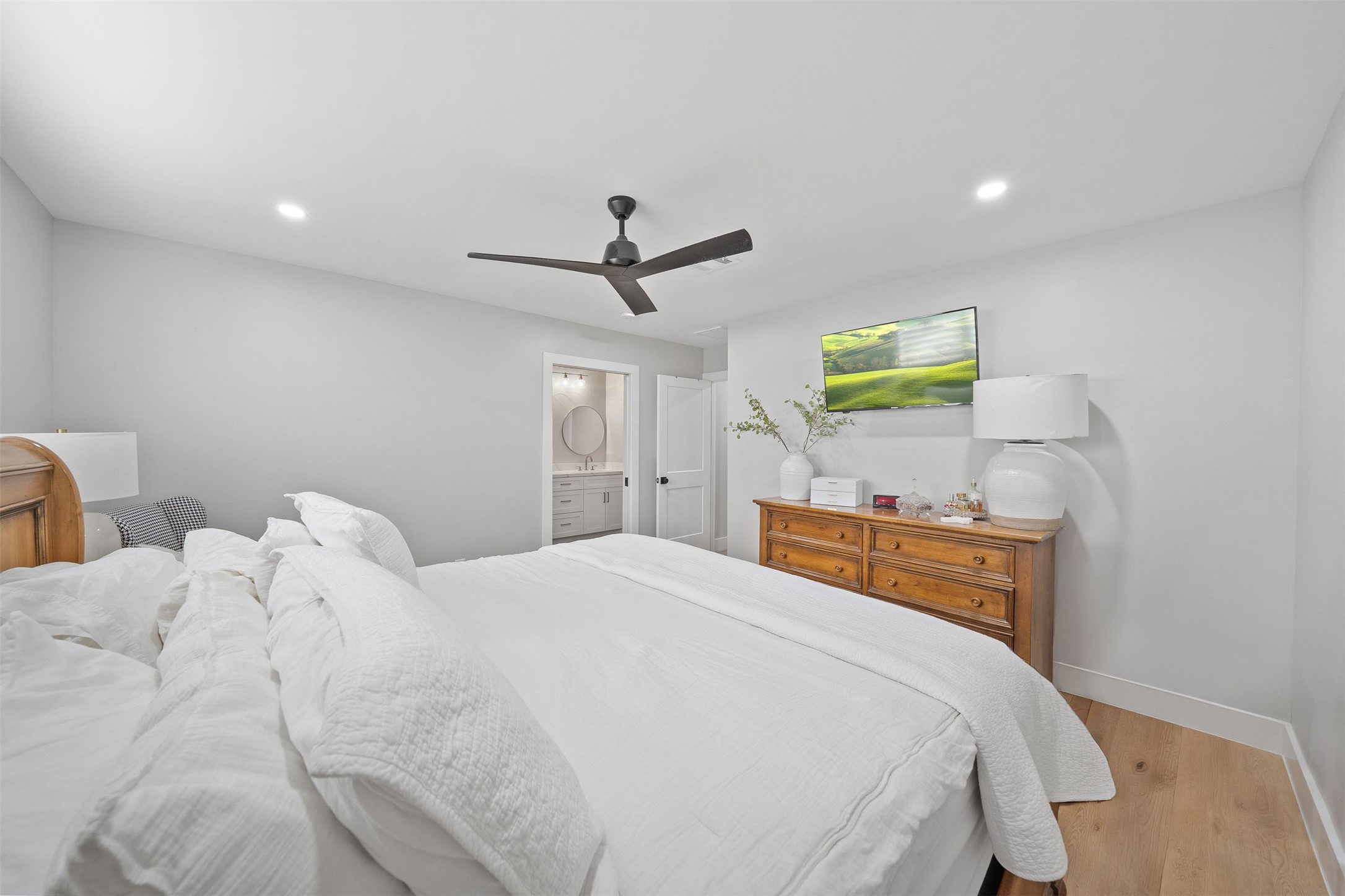 2319 Elmgate Drive Property Photo 25