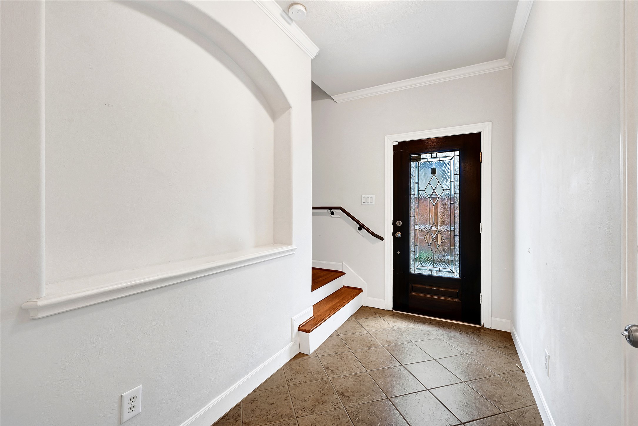 503 Roy Street B Property Photo 4