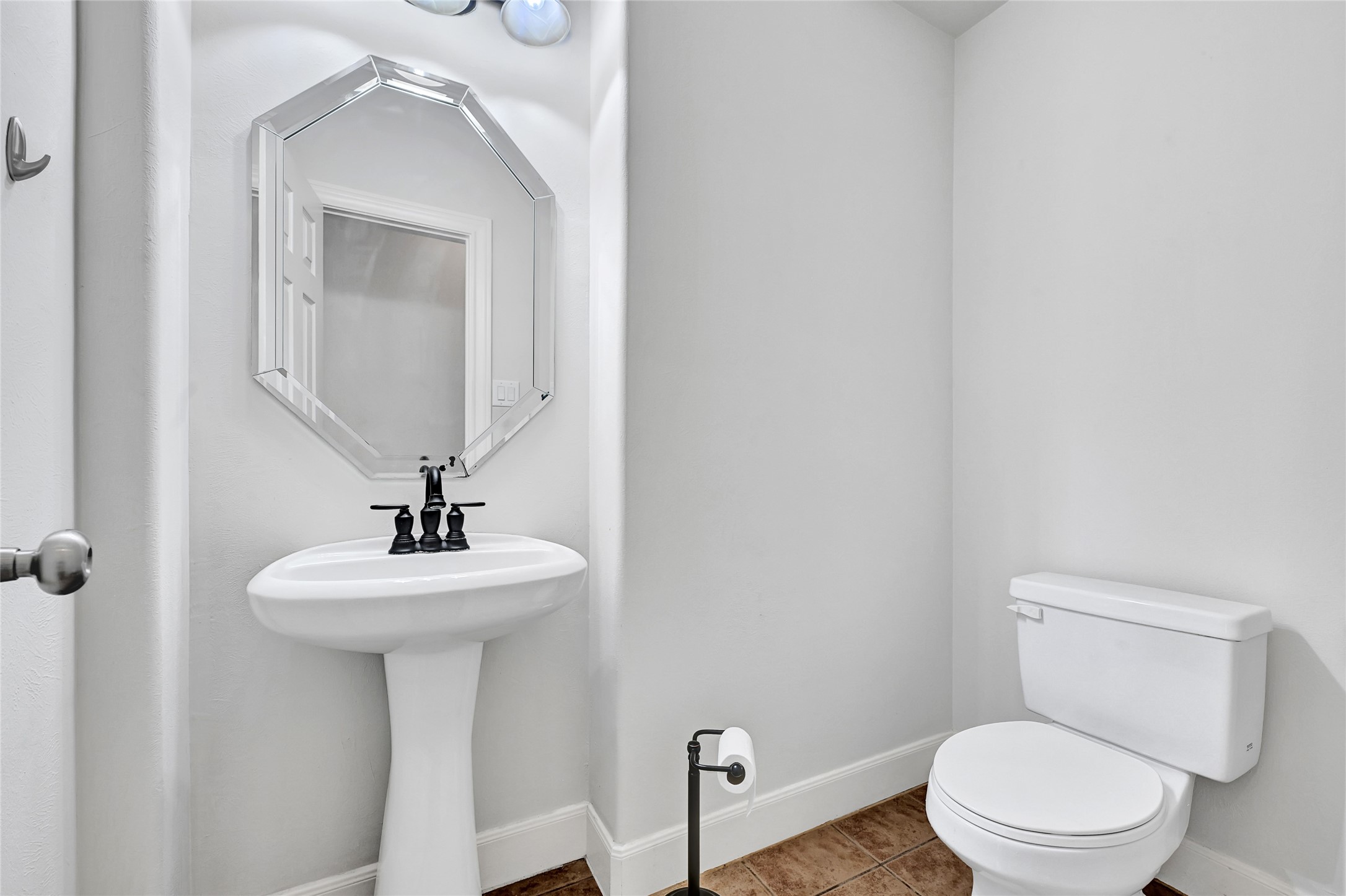 503 Roy Street B Property Photo 14