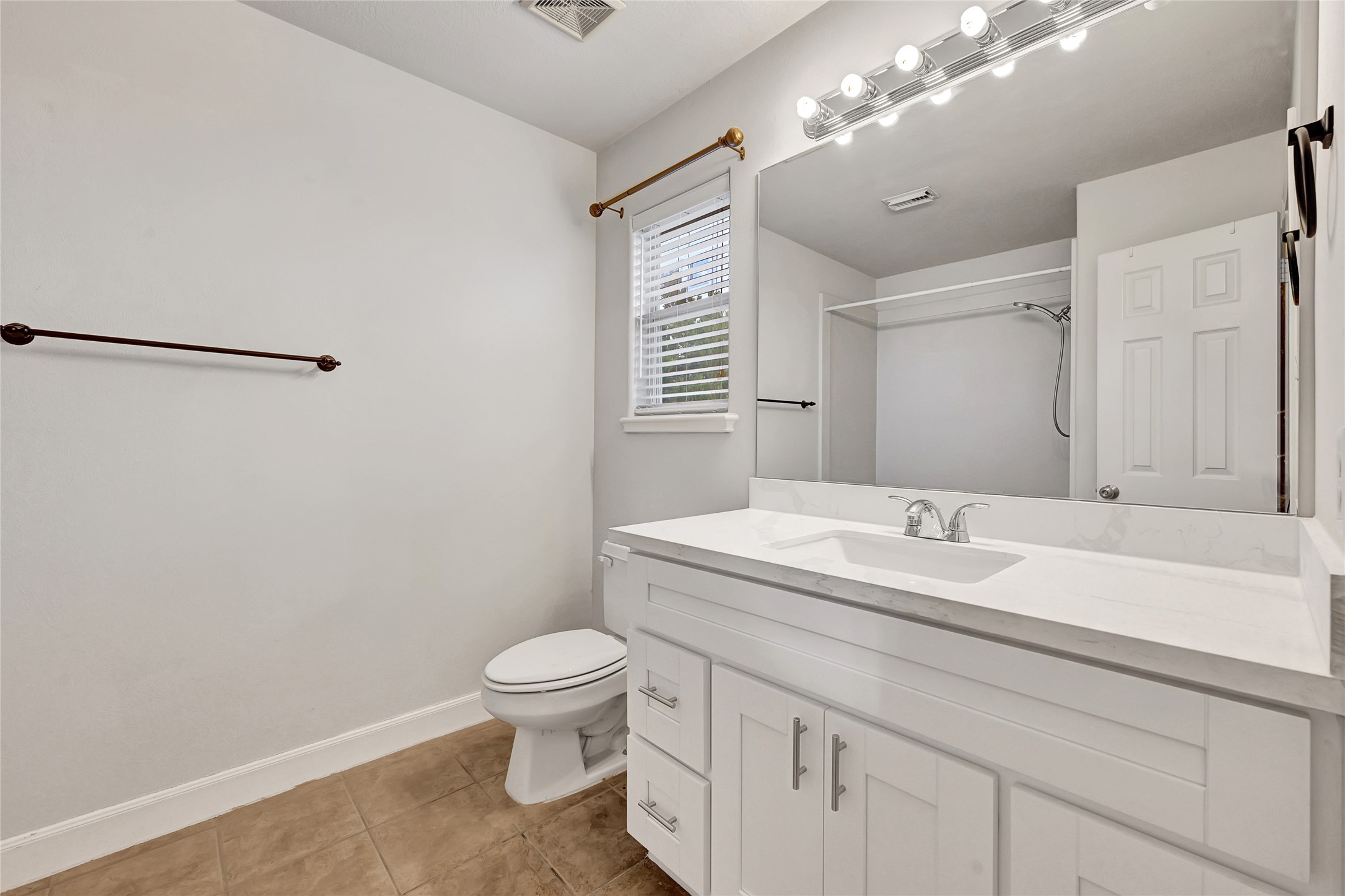 503 Roy Street B Property Photo 21