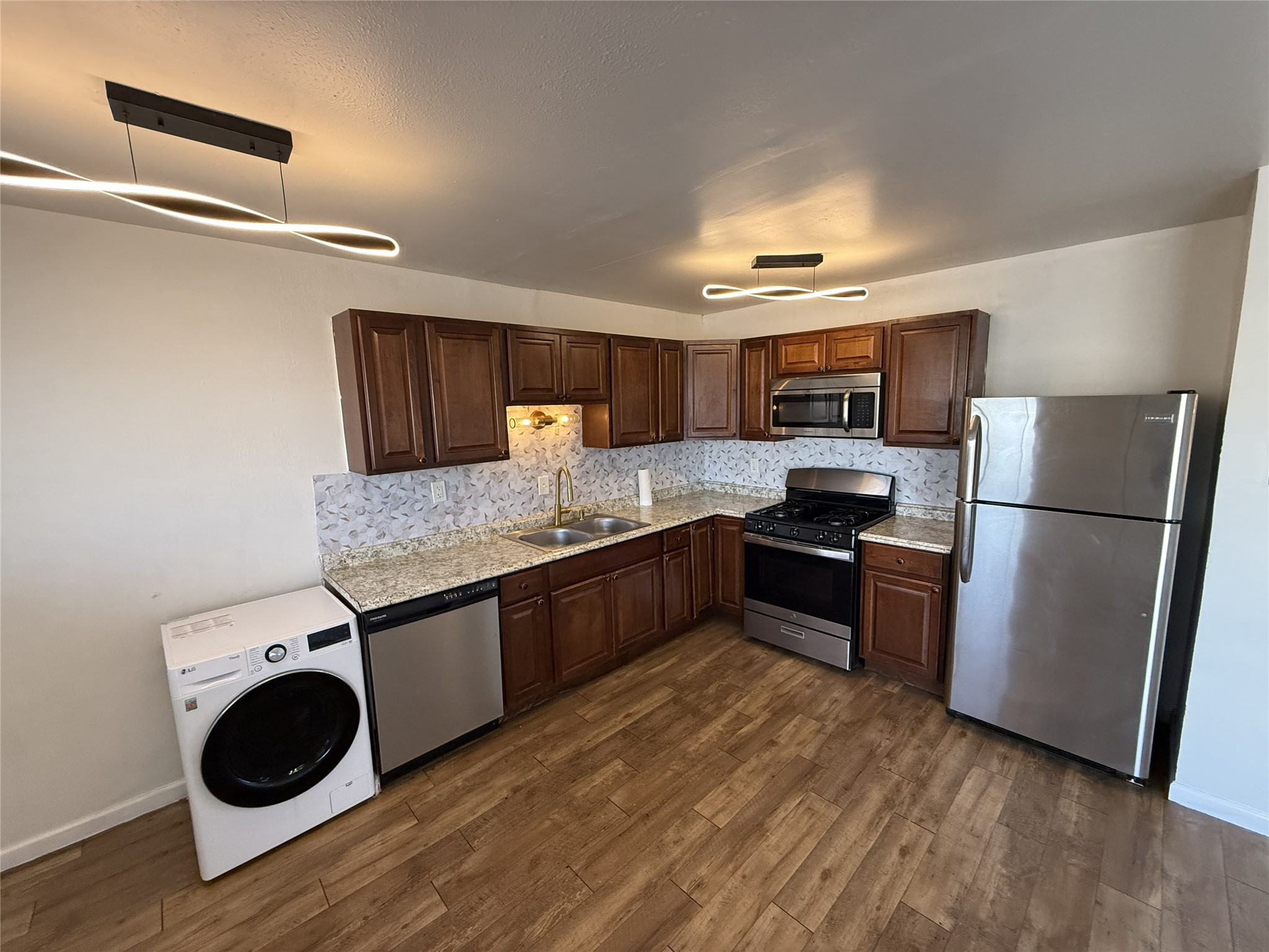 1529 Wirt Road 28 Property Photo 9