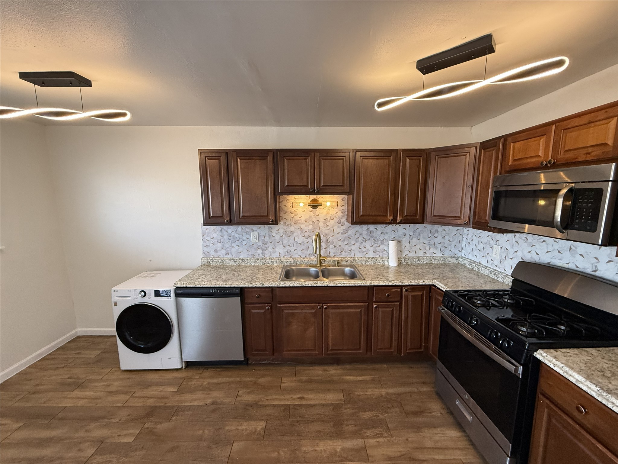 1529 Wirt Road 28 Property Photo 10