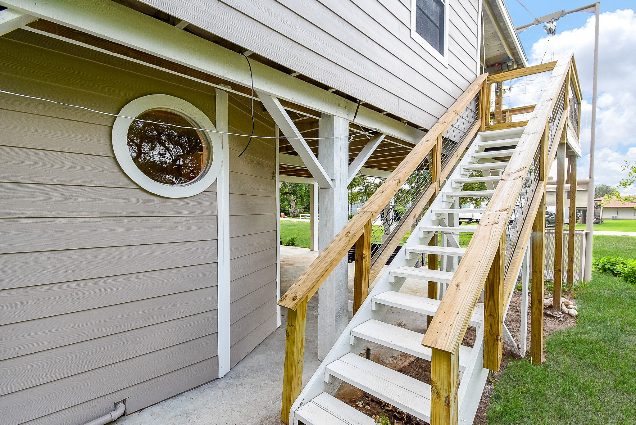 1551 Bayview Drive Property Photo 9