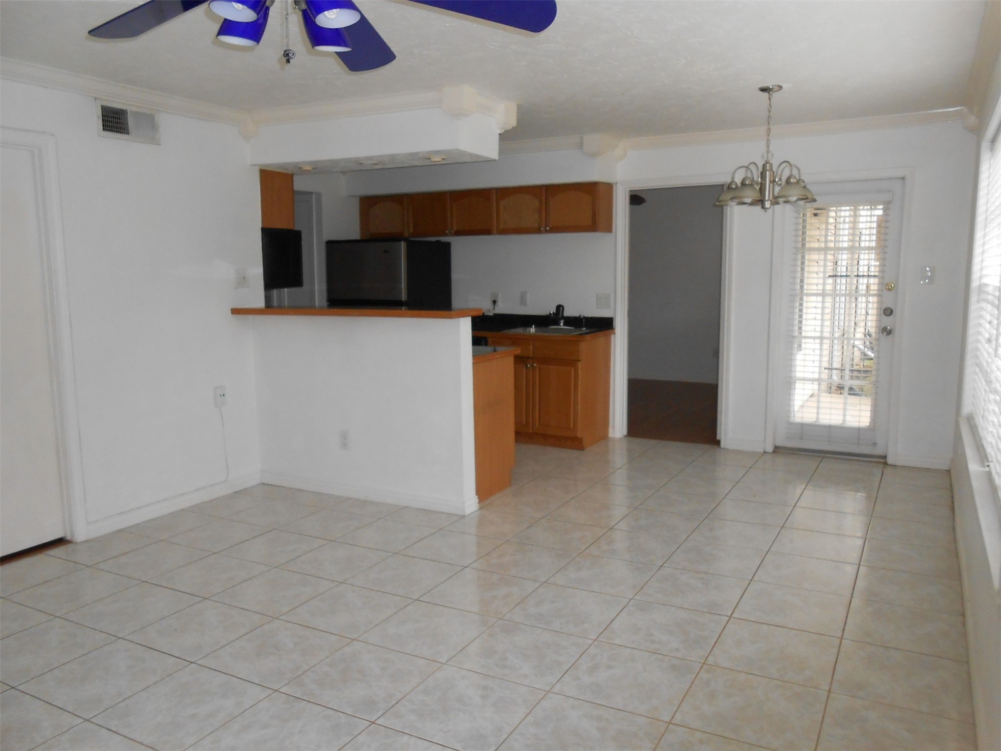 2750 Holly Hall Street 1412 Property Photo 4