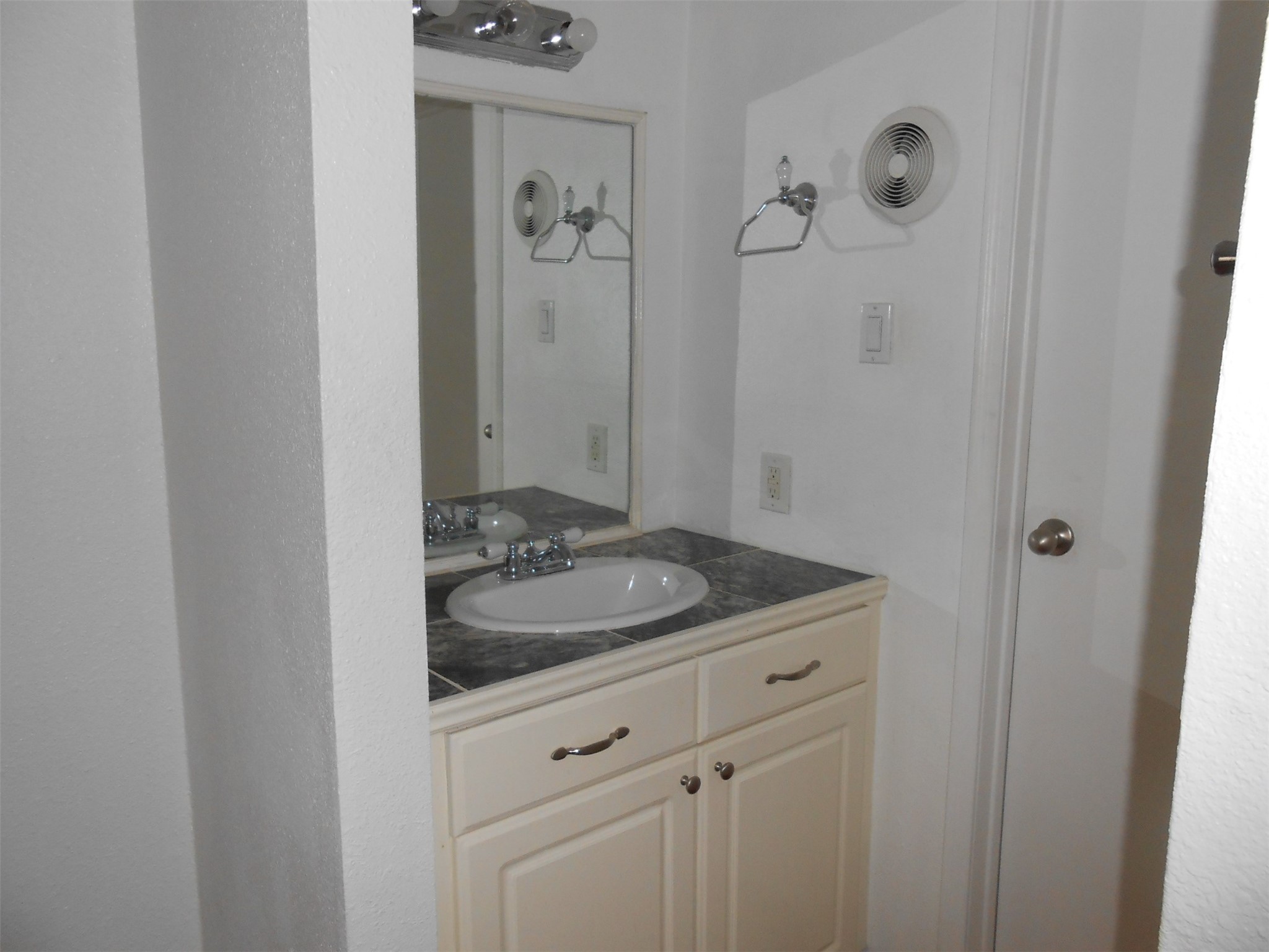 2750 Holly Hall Street 1412 Property Photo 14