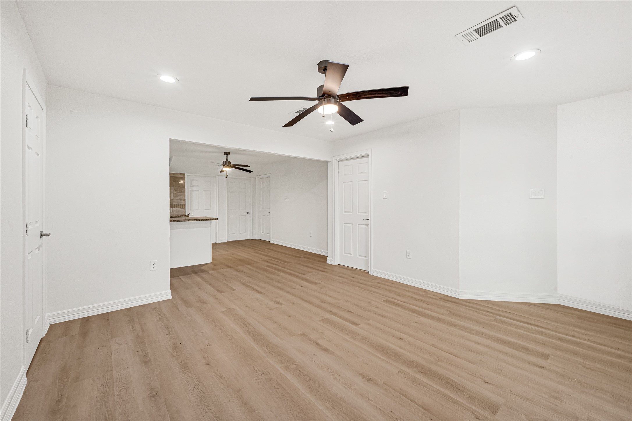 2631 Mansfield Street Property Photo 6