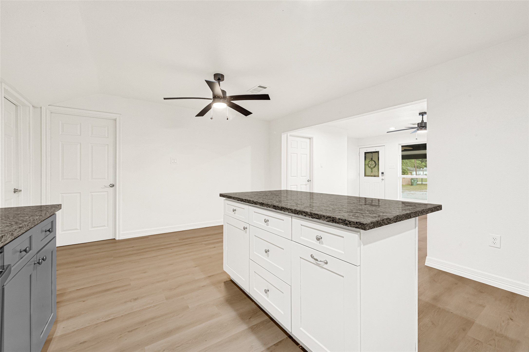 2631 Mansfield Street Property Photo 10