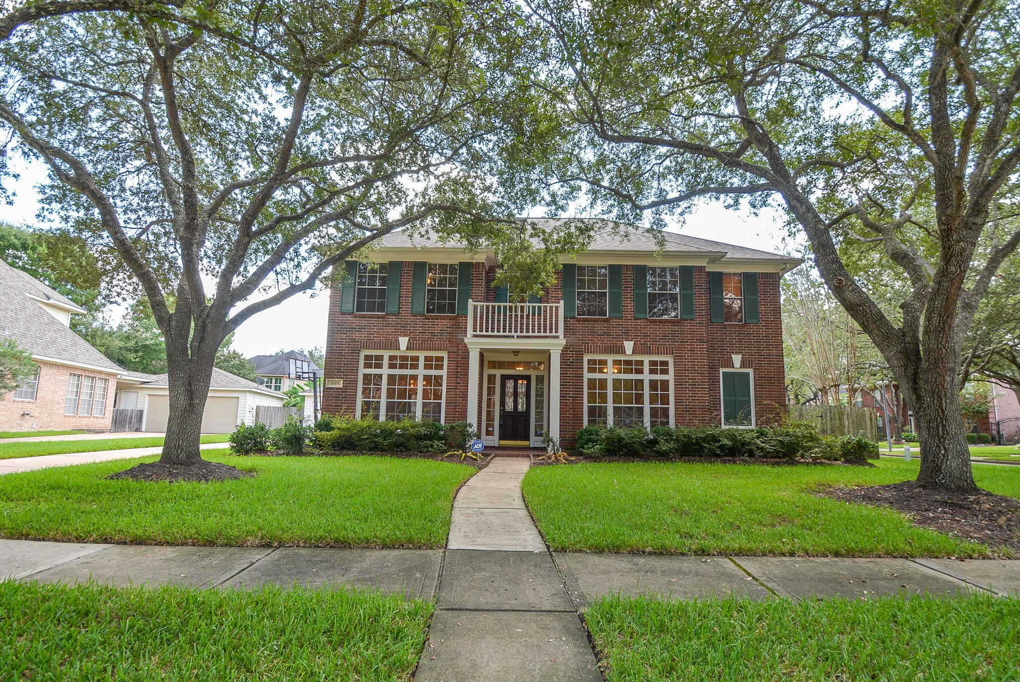 17415 Fountainview Circle Property Photo 1