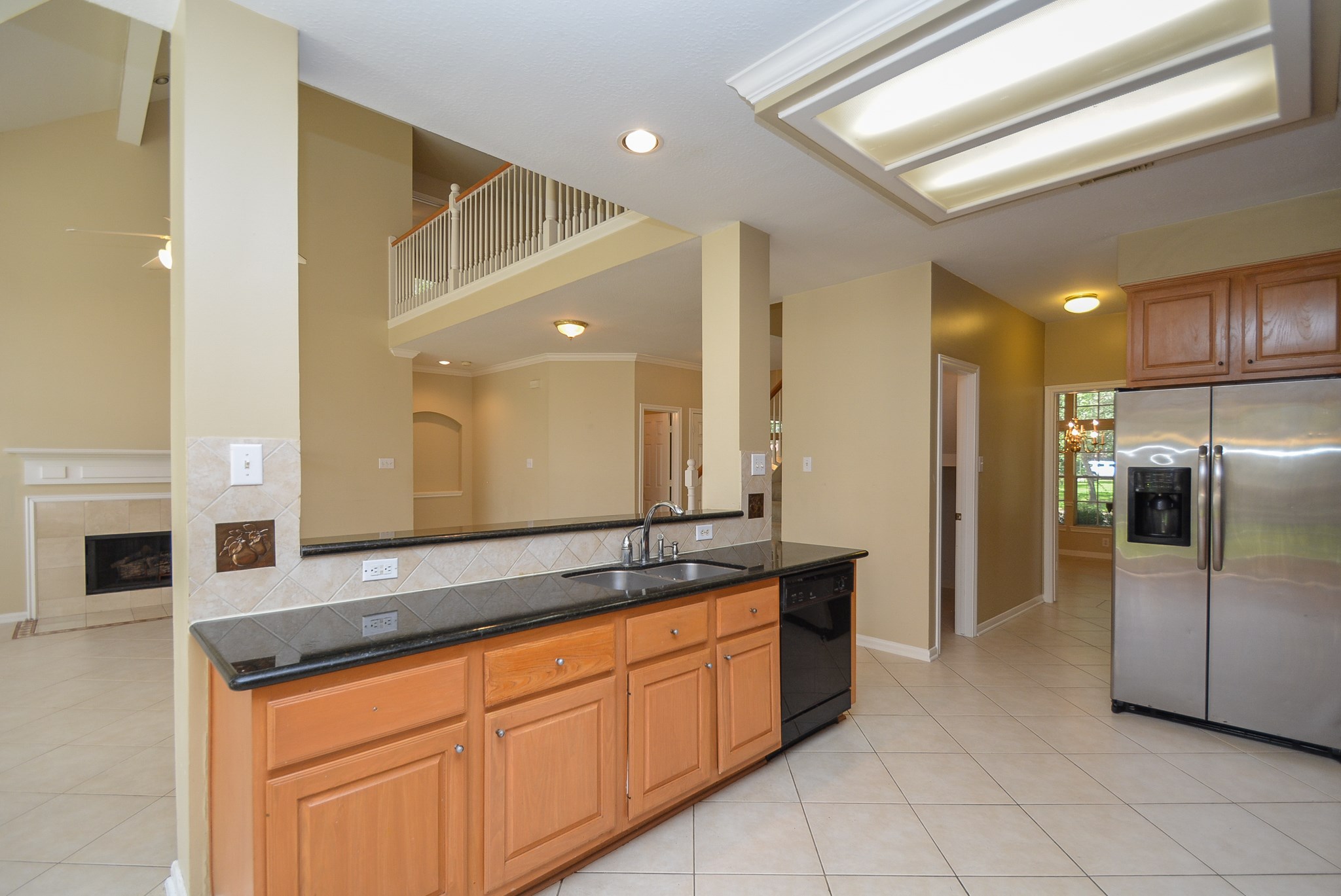 17415 Fountainview Circle Property Photo 3