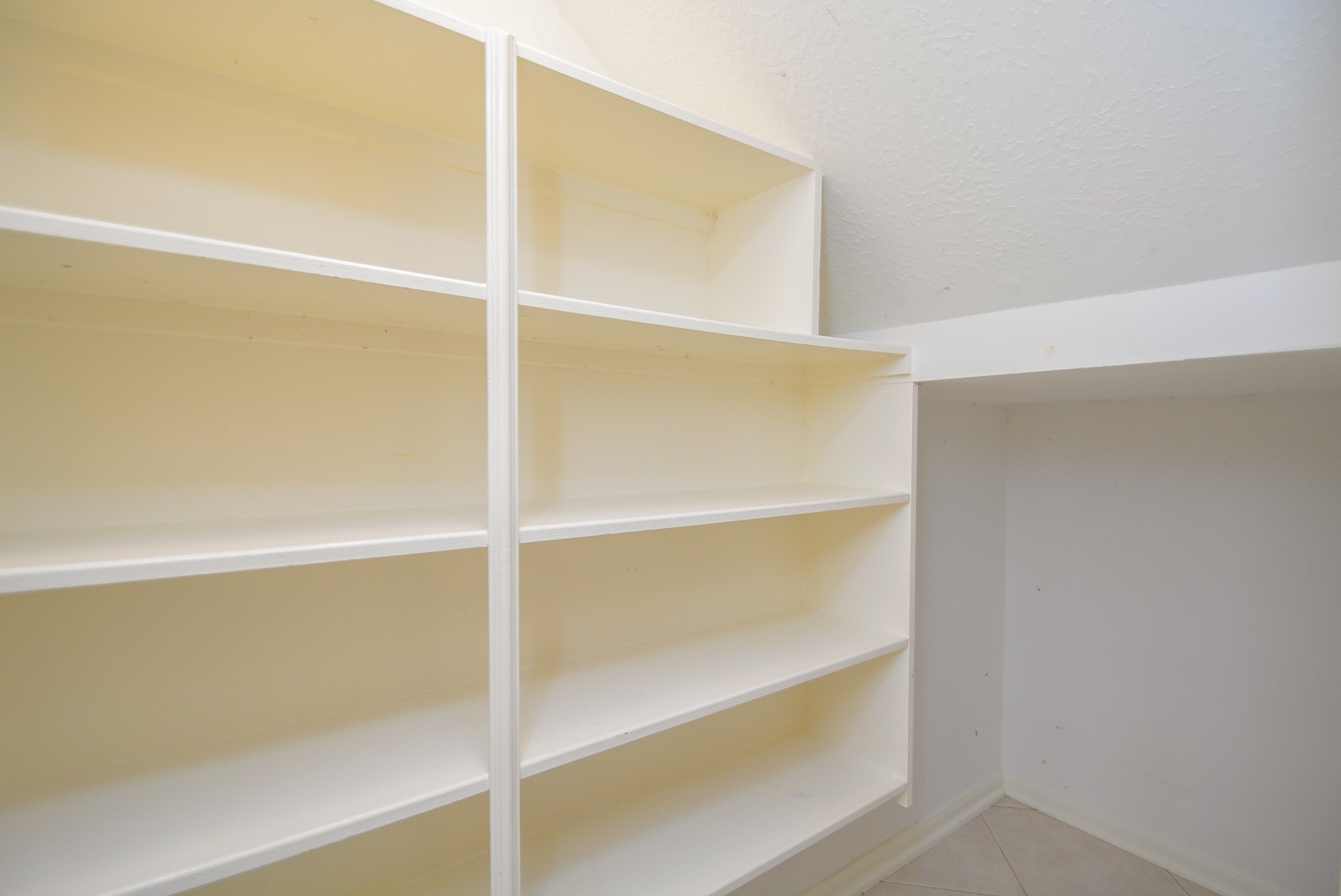 17415 Fountainview Circle Property Photo 14