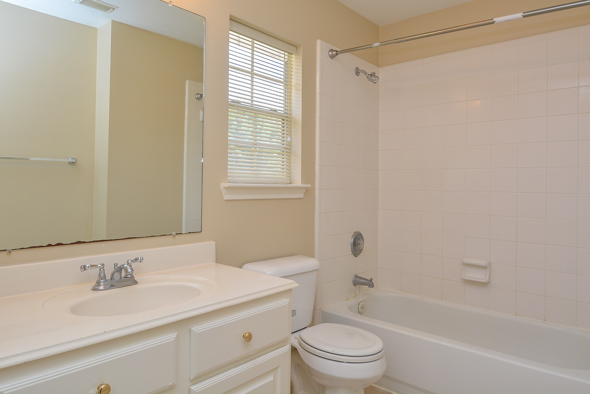 17415 Fountainview Circle Property Photo 18