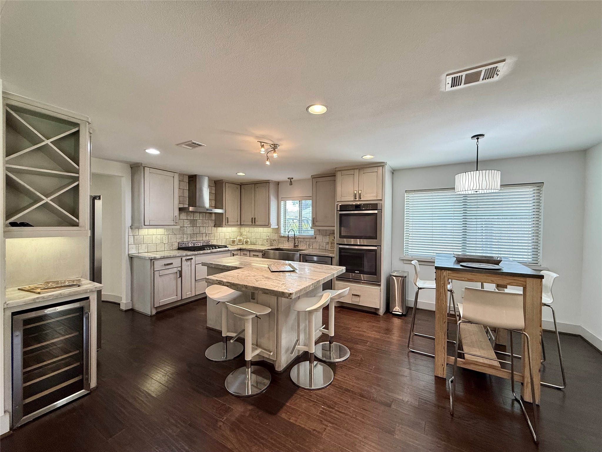 5638 Grape Street Property Photo 1