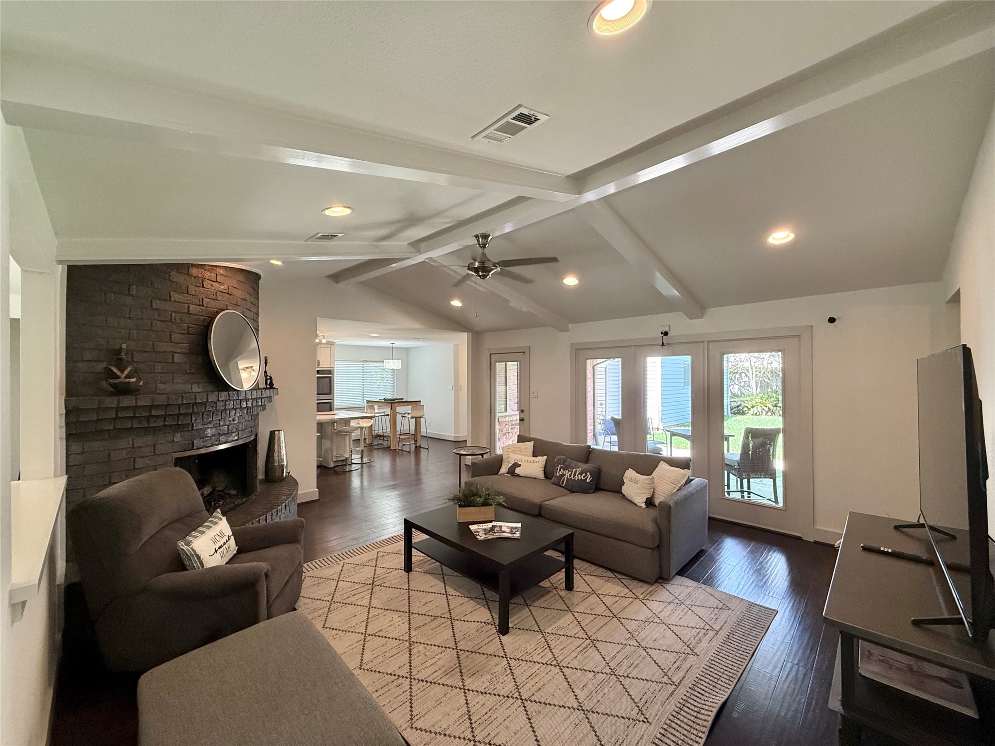 5638 Grape Street Property Photo 6