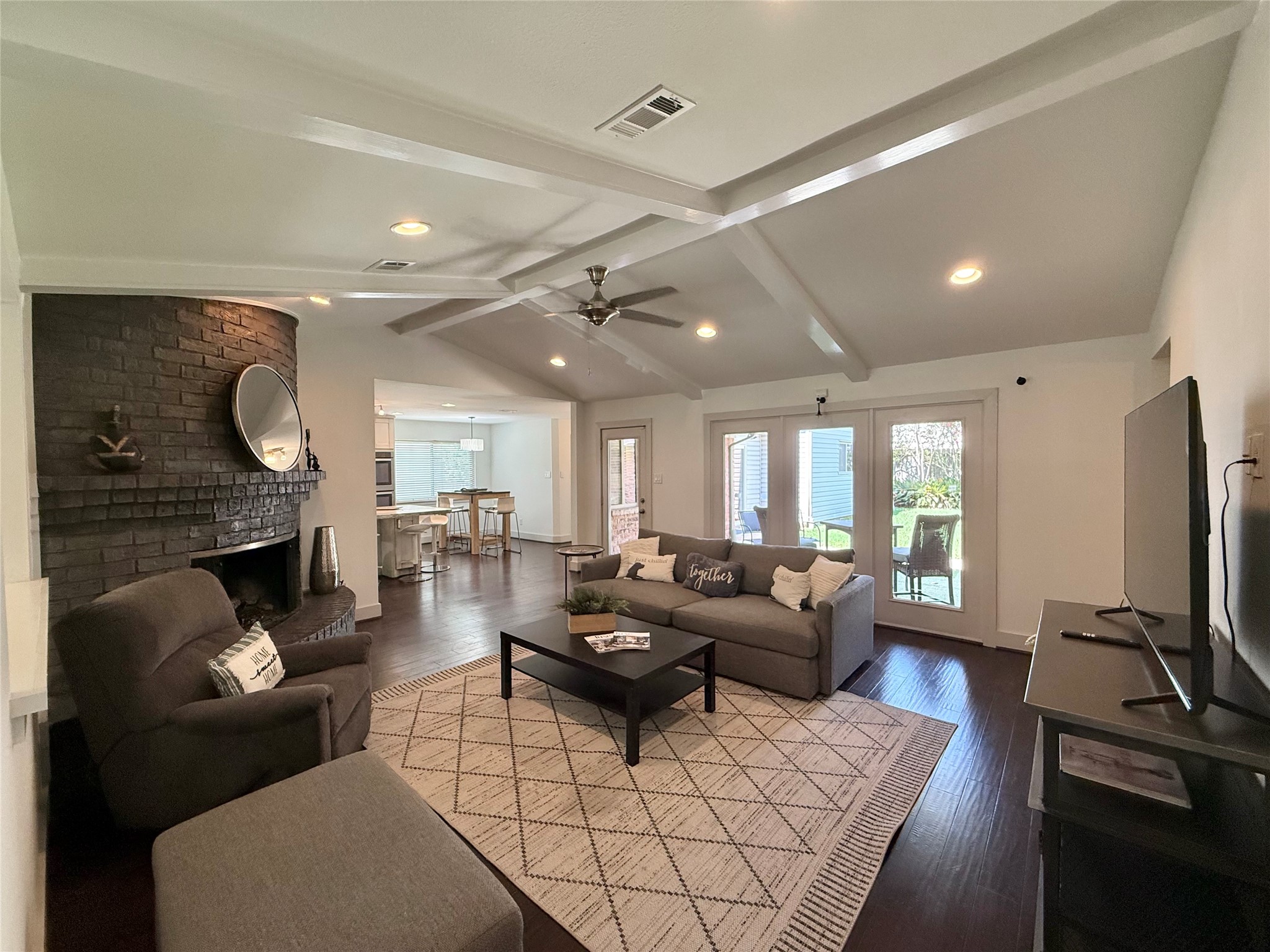 5638 Grape Street Property Photo 8