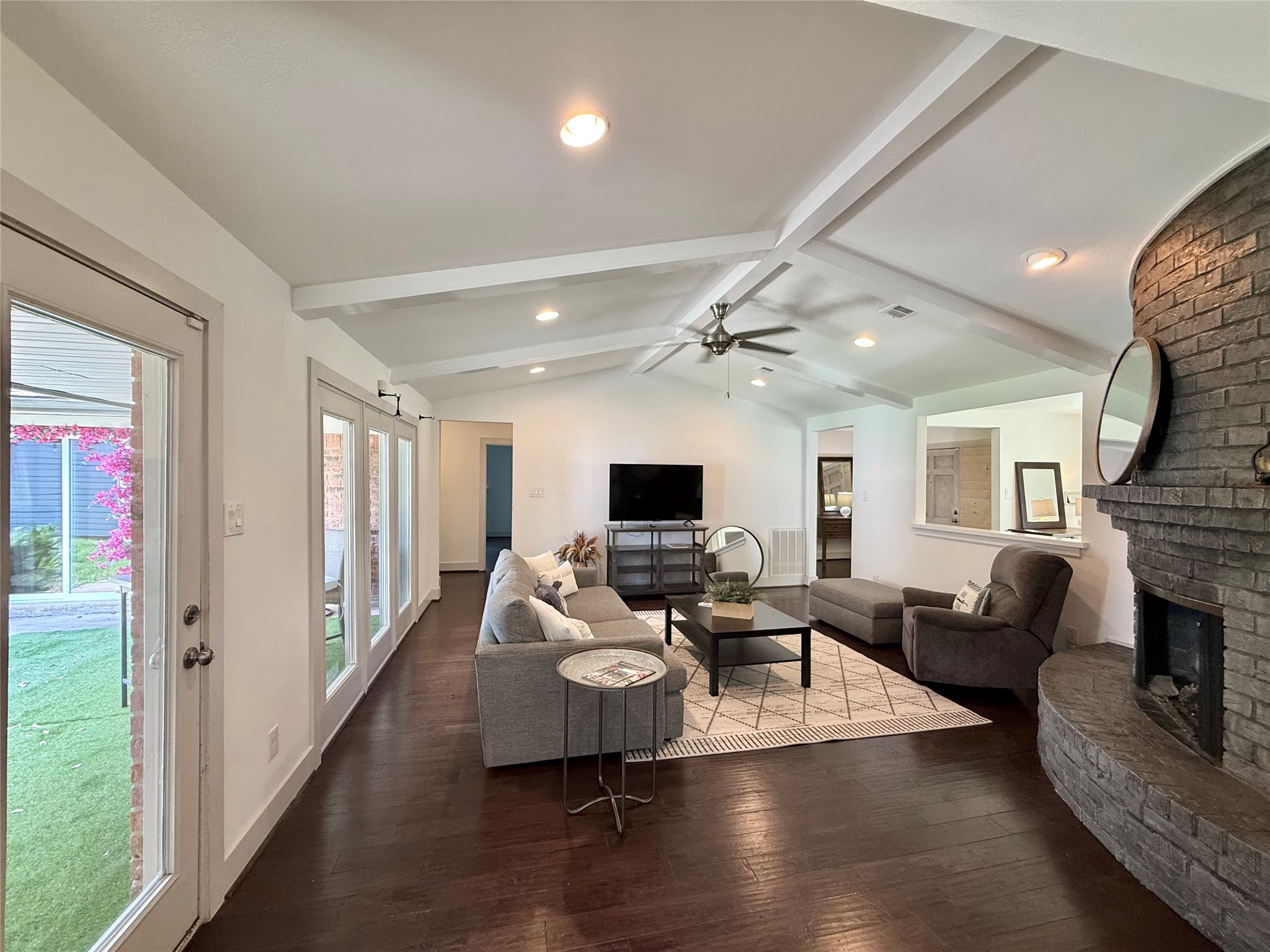 5638 Grape Street Property Photo 10