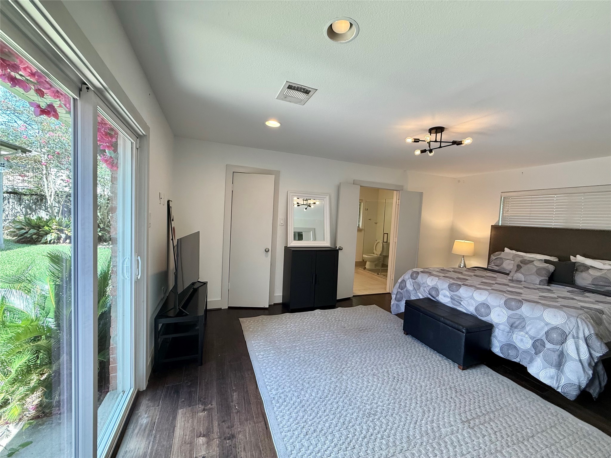 5638 Grape Street Property Photo 15