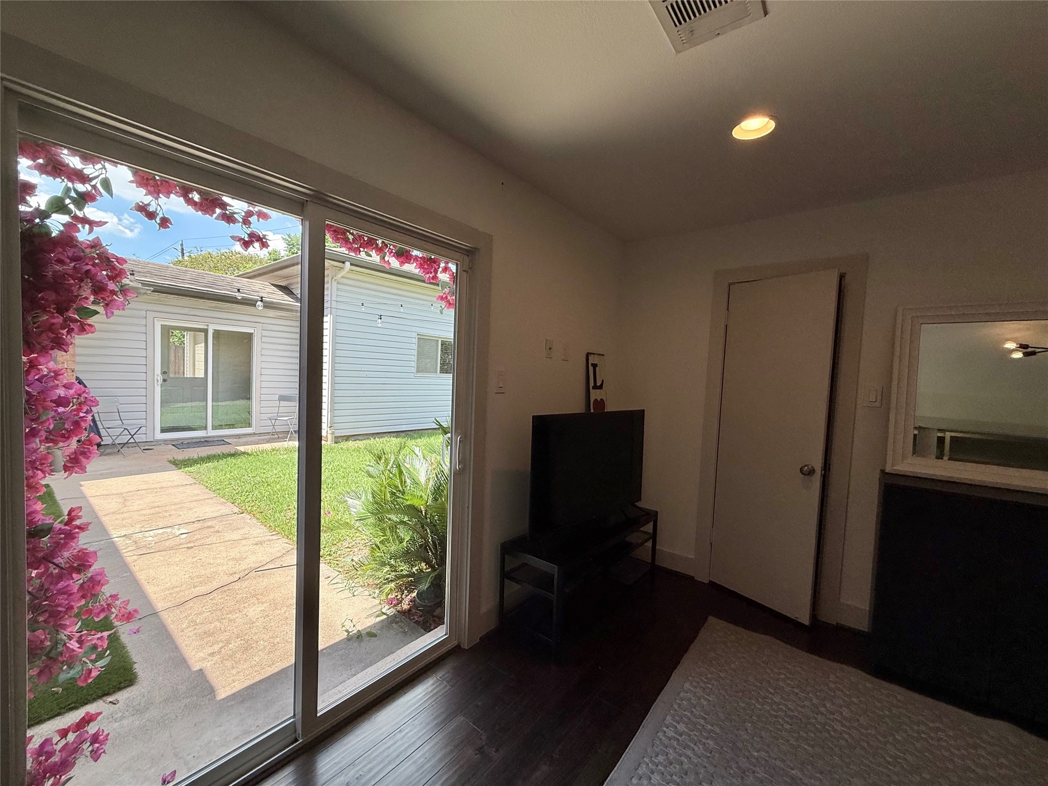 5638 Grape Street Property Photo 18